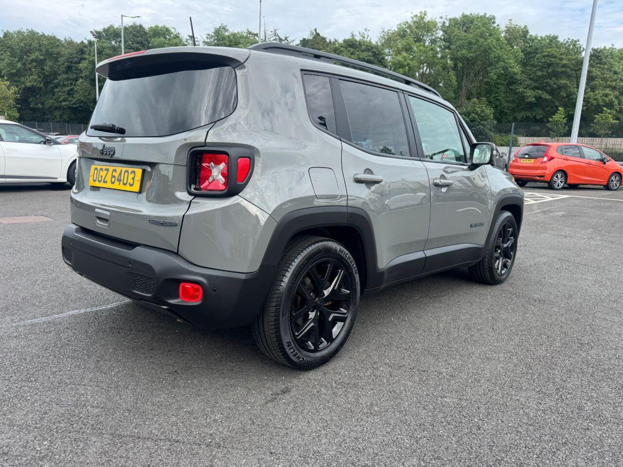 Jeep Renegade view 5