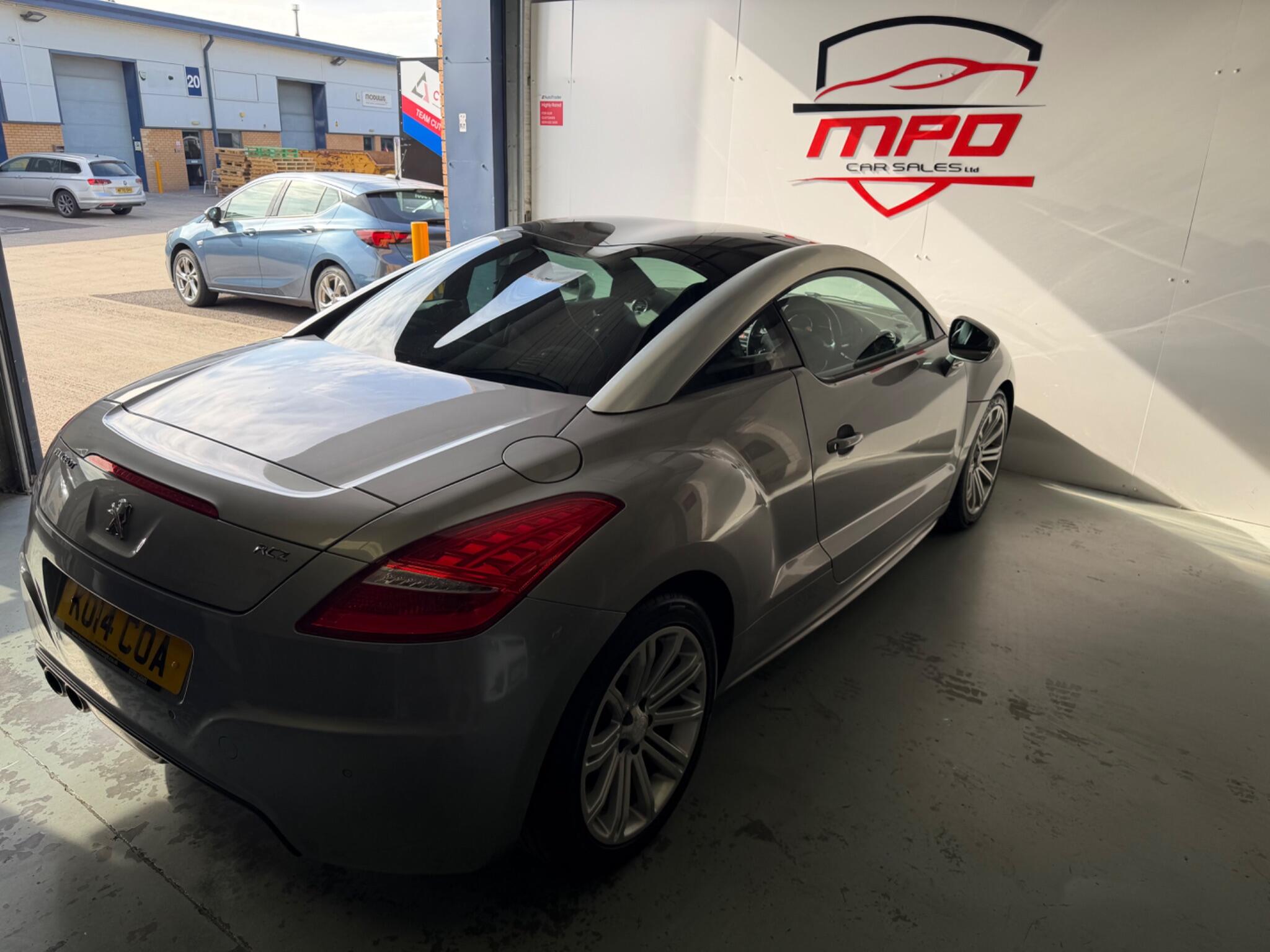 Peugeot RCZ view 30