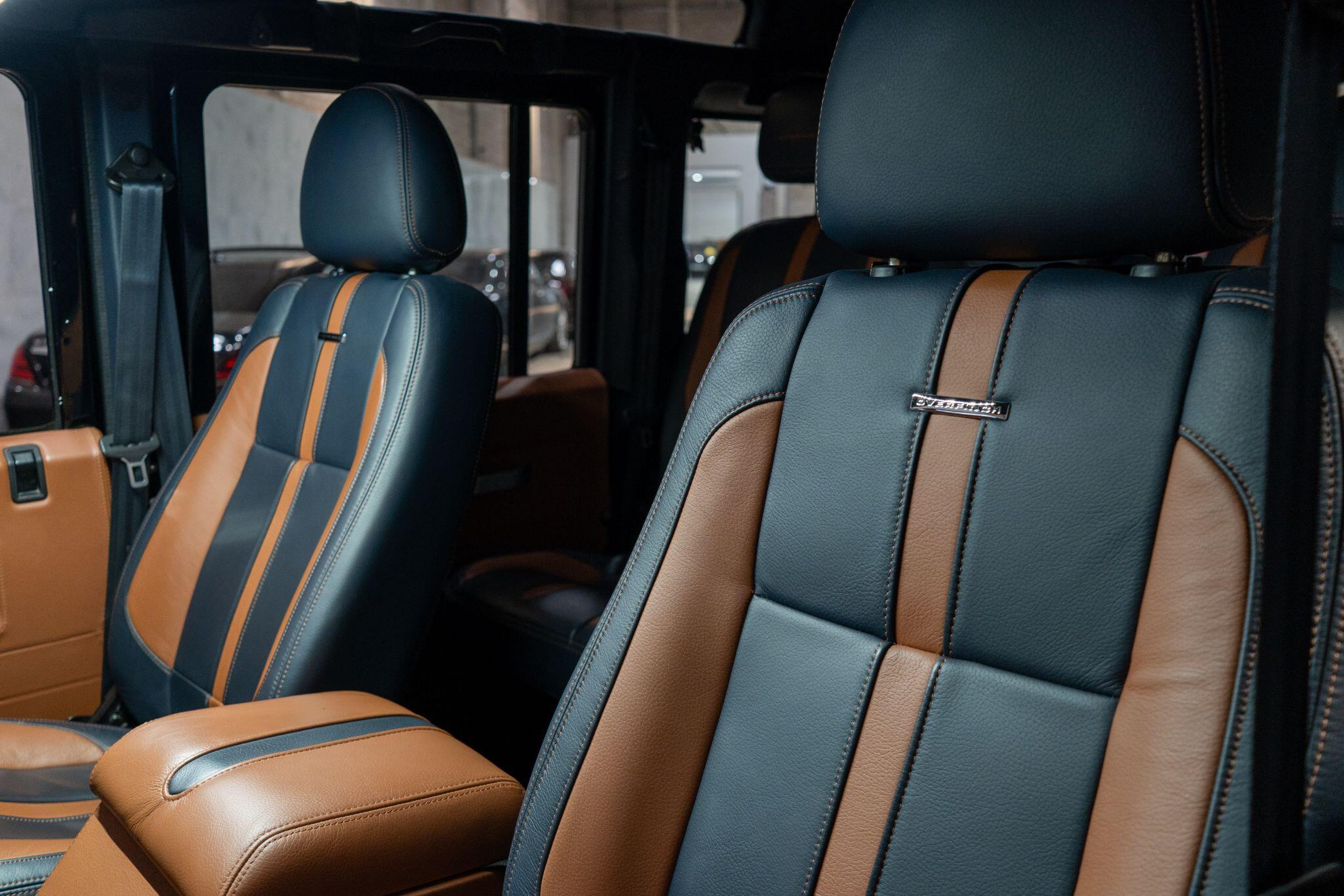 Land Rover Defender view 15