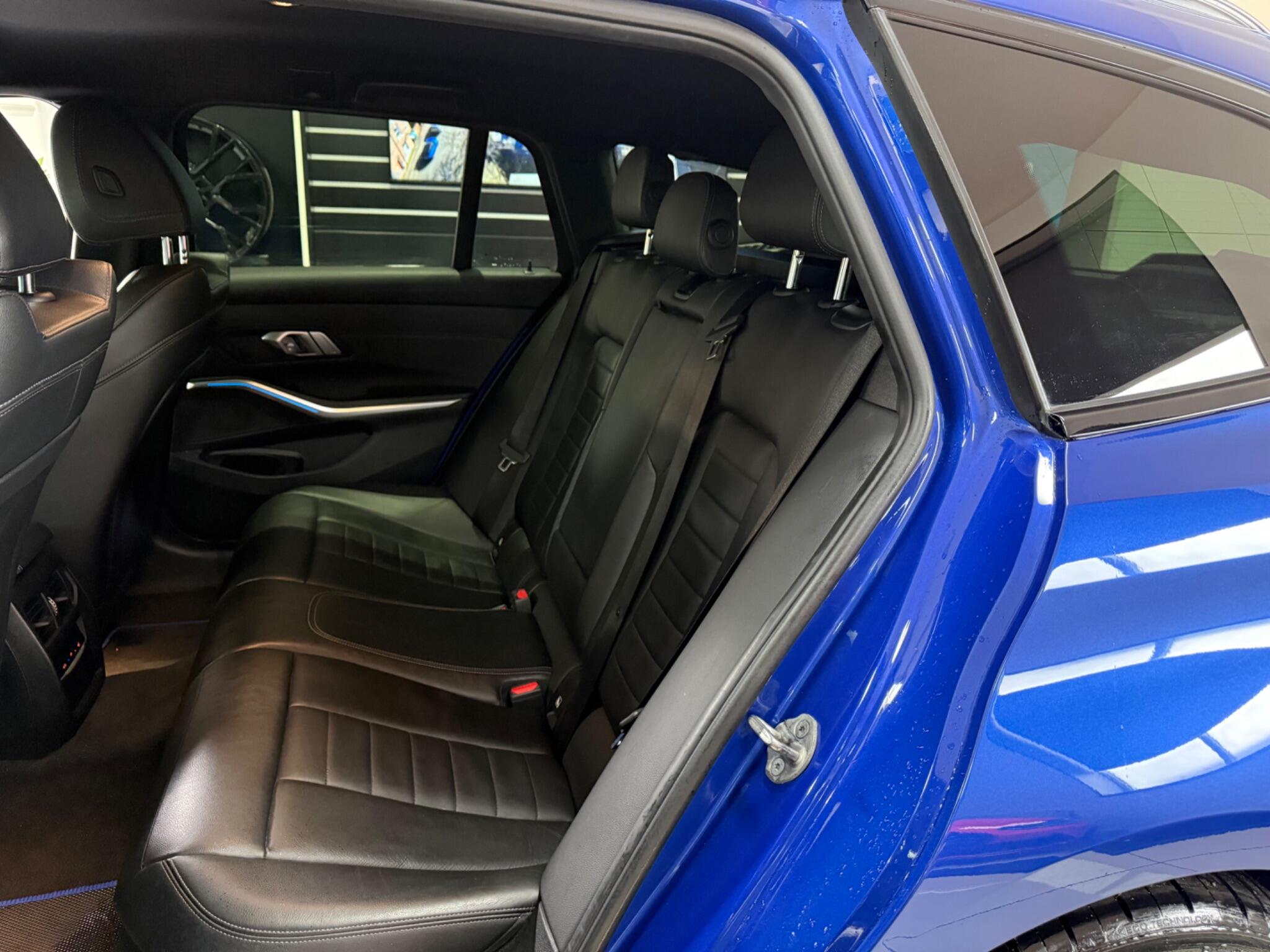 BMW 3 Series view 36