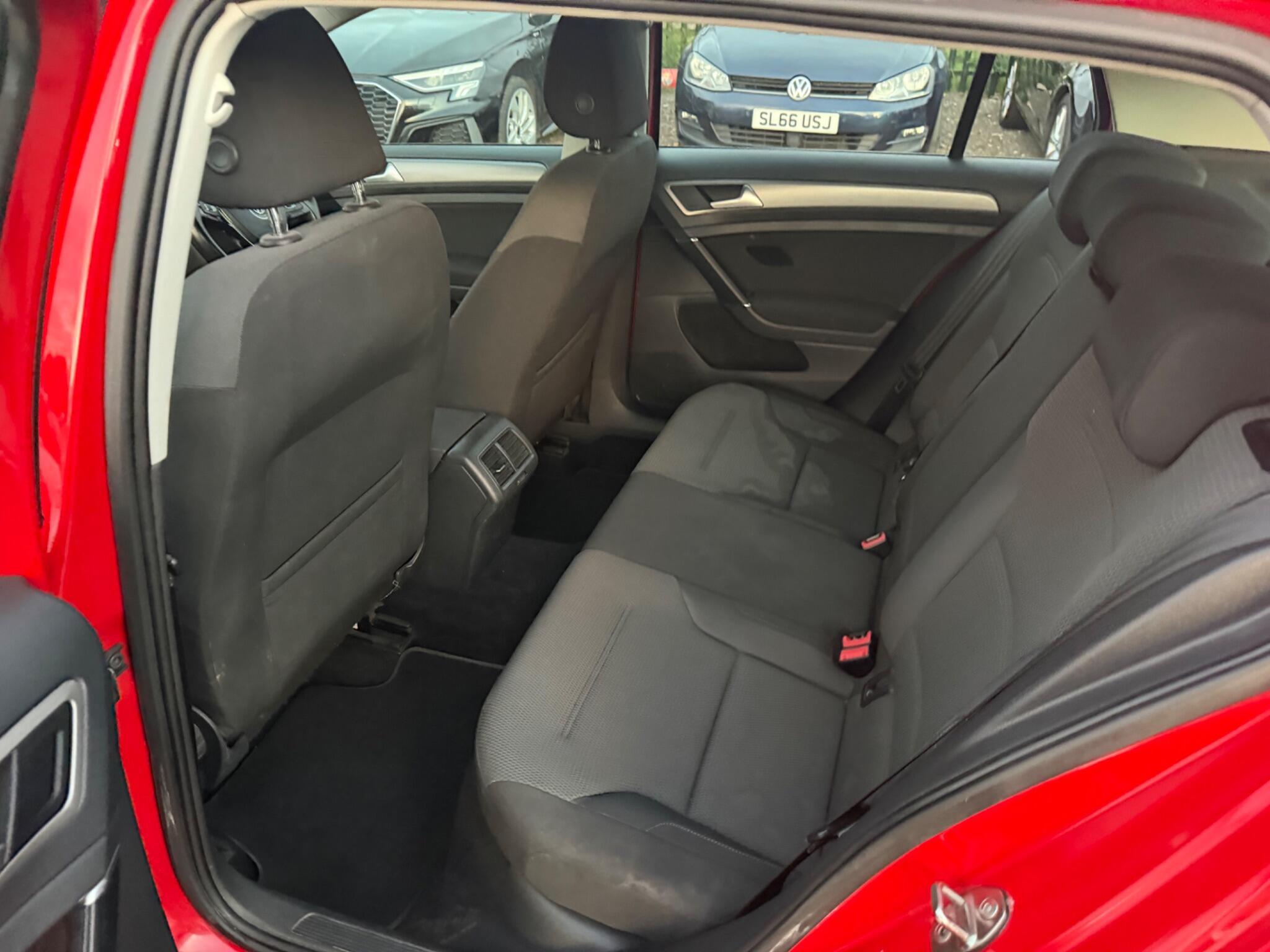 Volkswagen Golf view 27