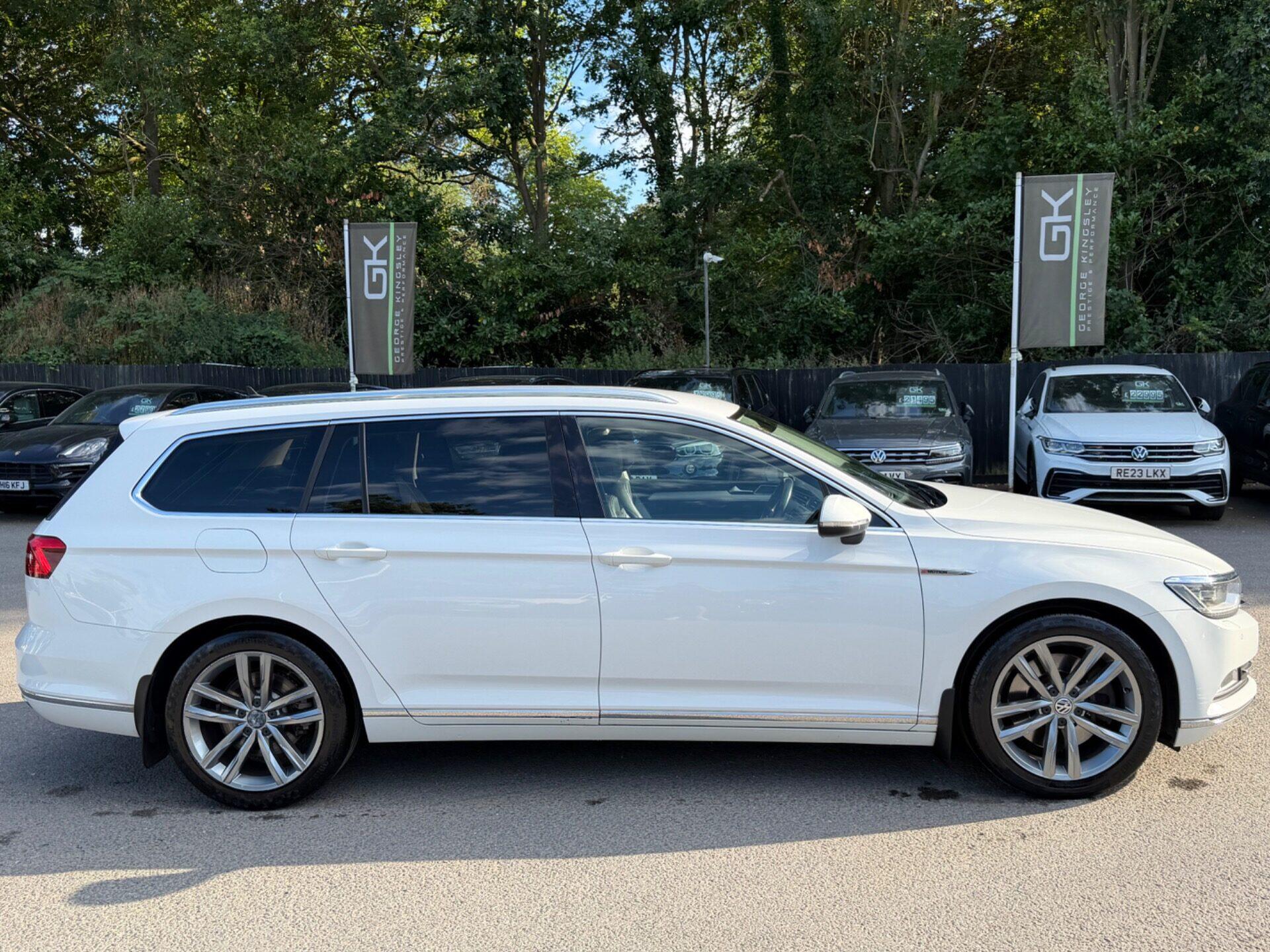 Volkswagen Passat view 5