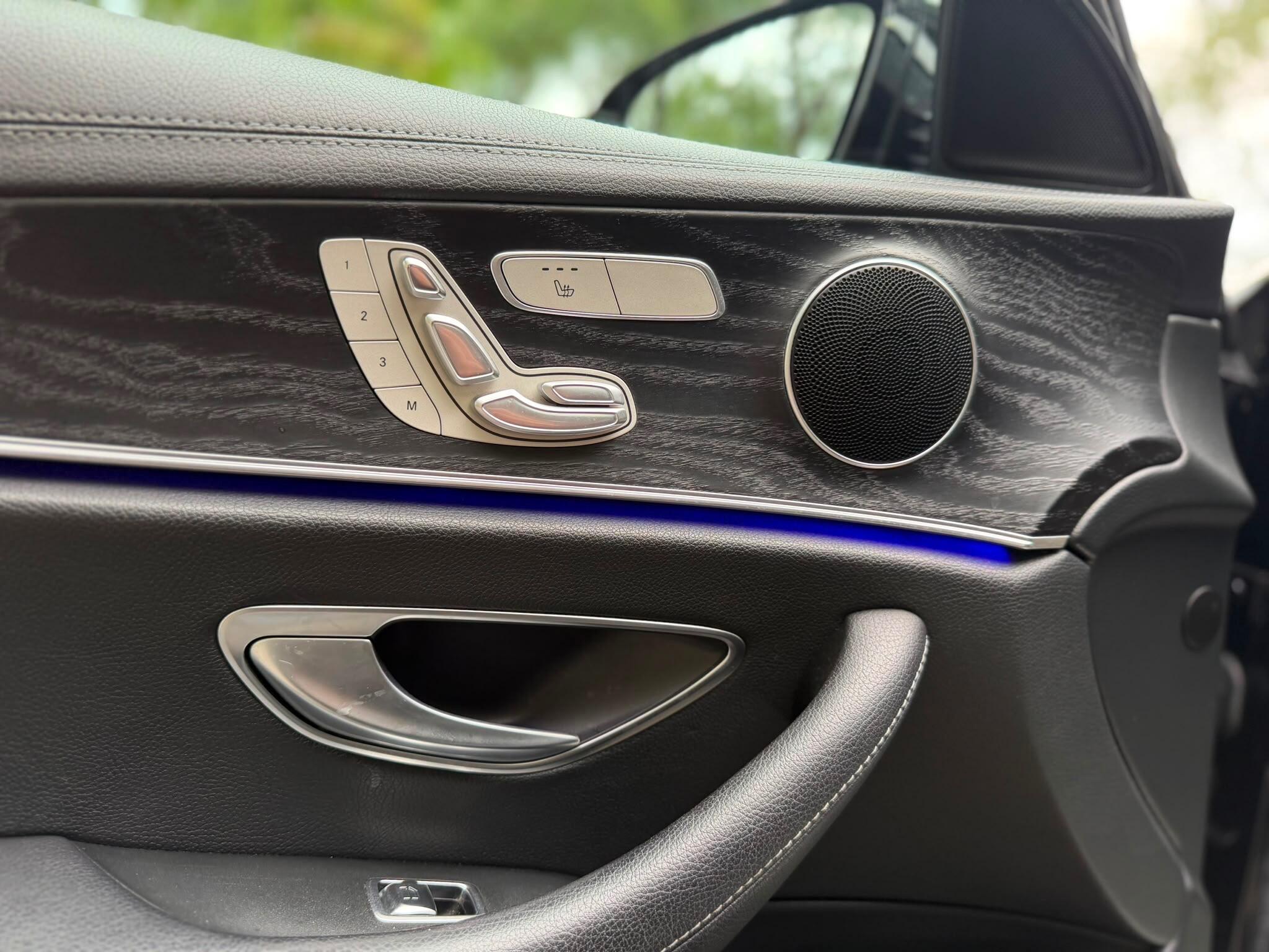 Mercedes-Benz E-Class view 25