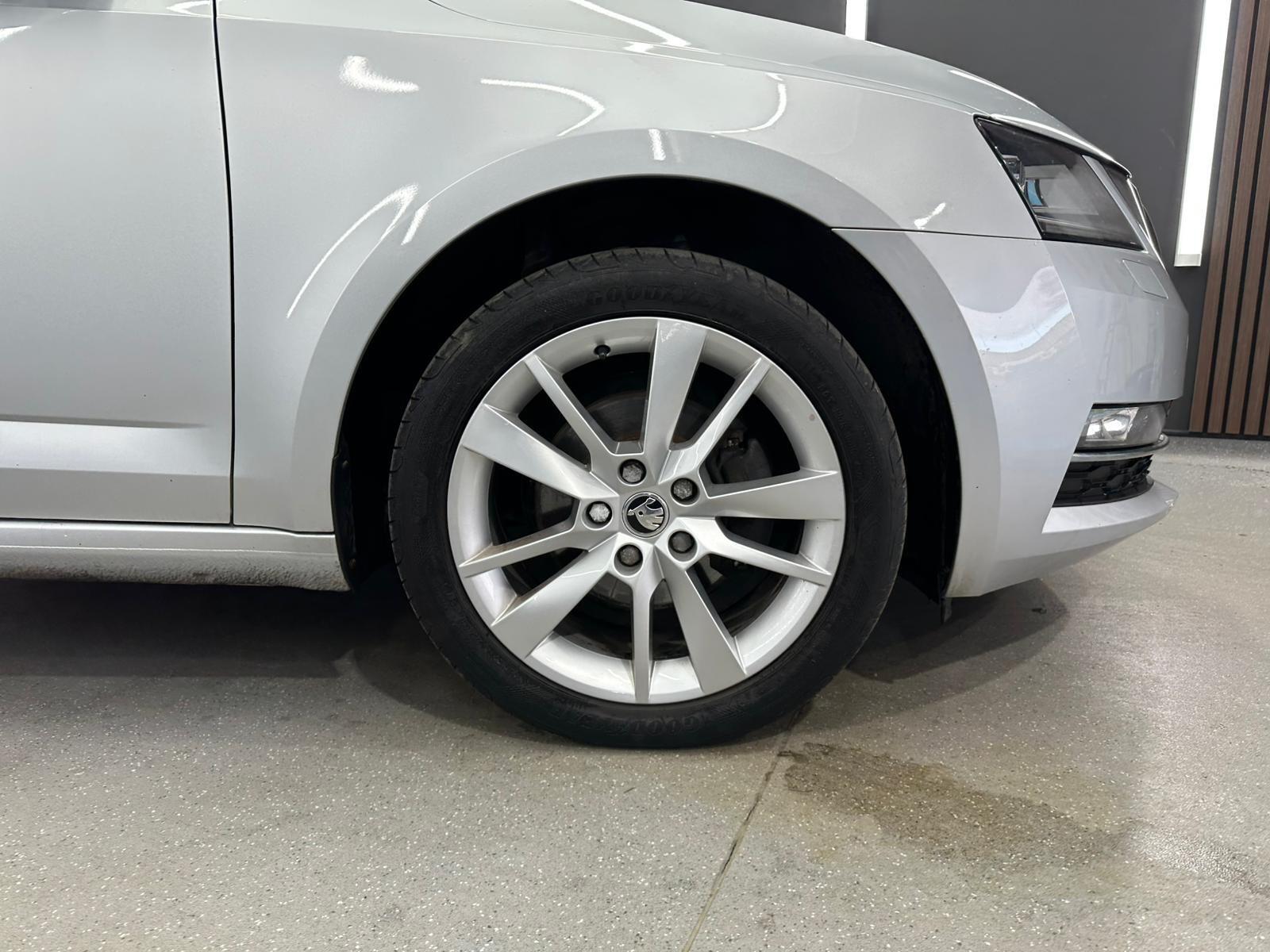 Skoda Octavia view 12