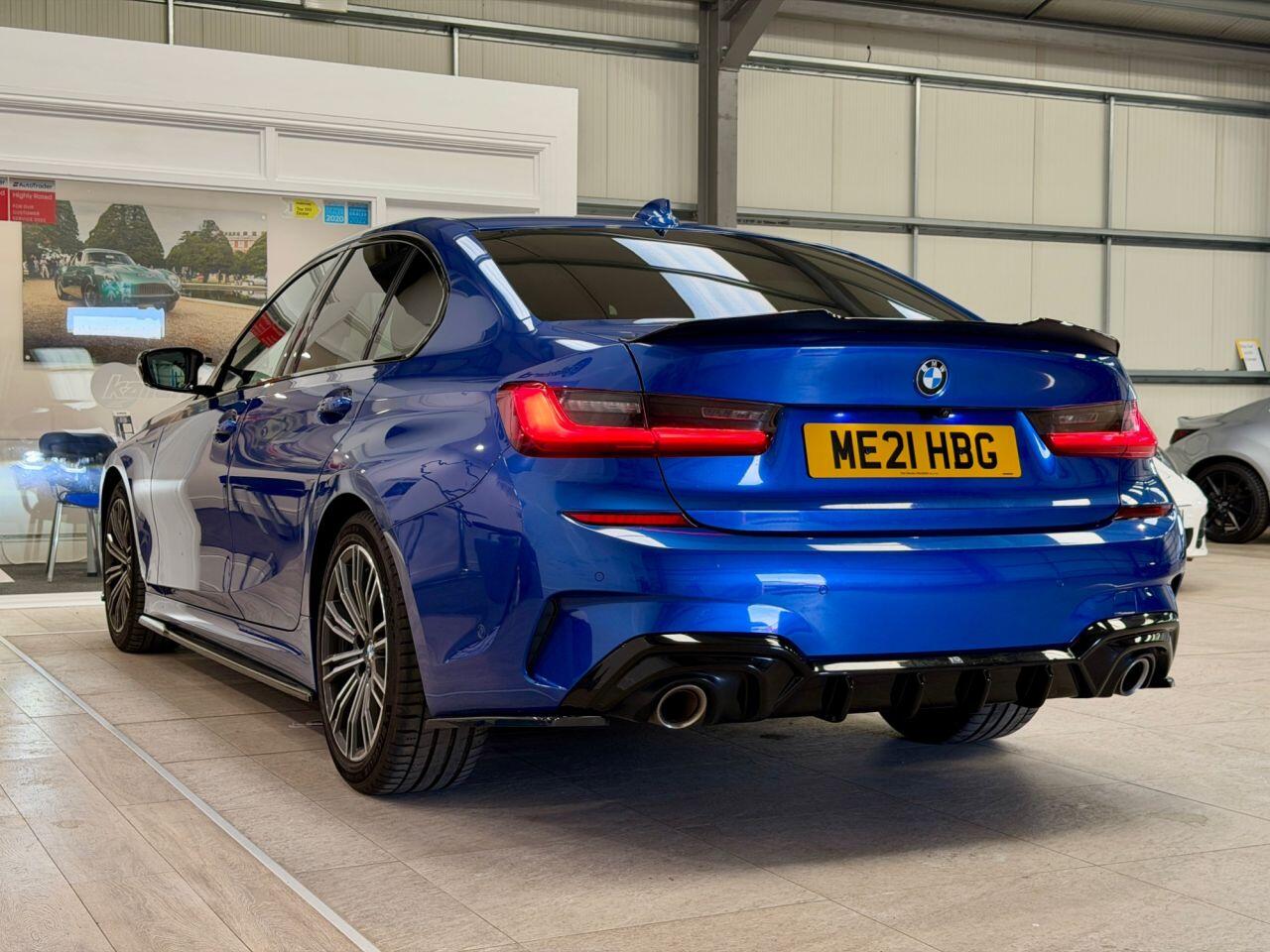 BMW 3 Series view 18