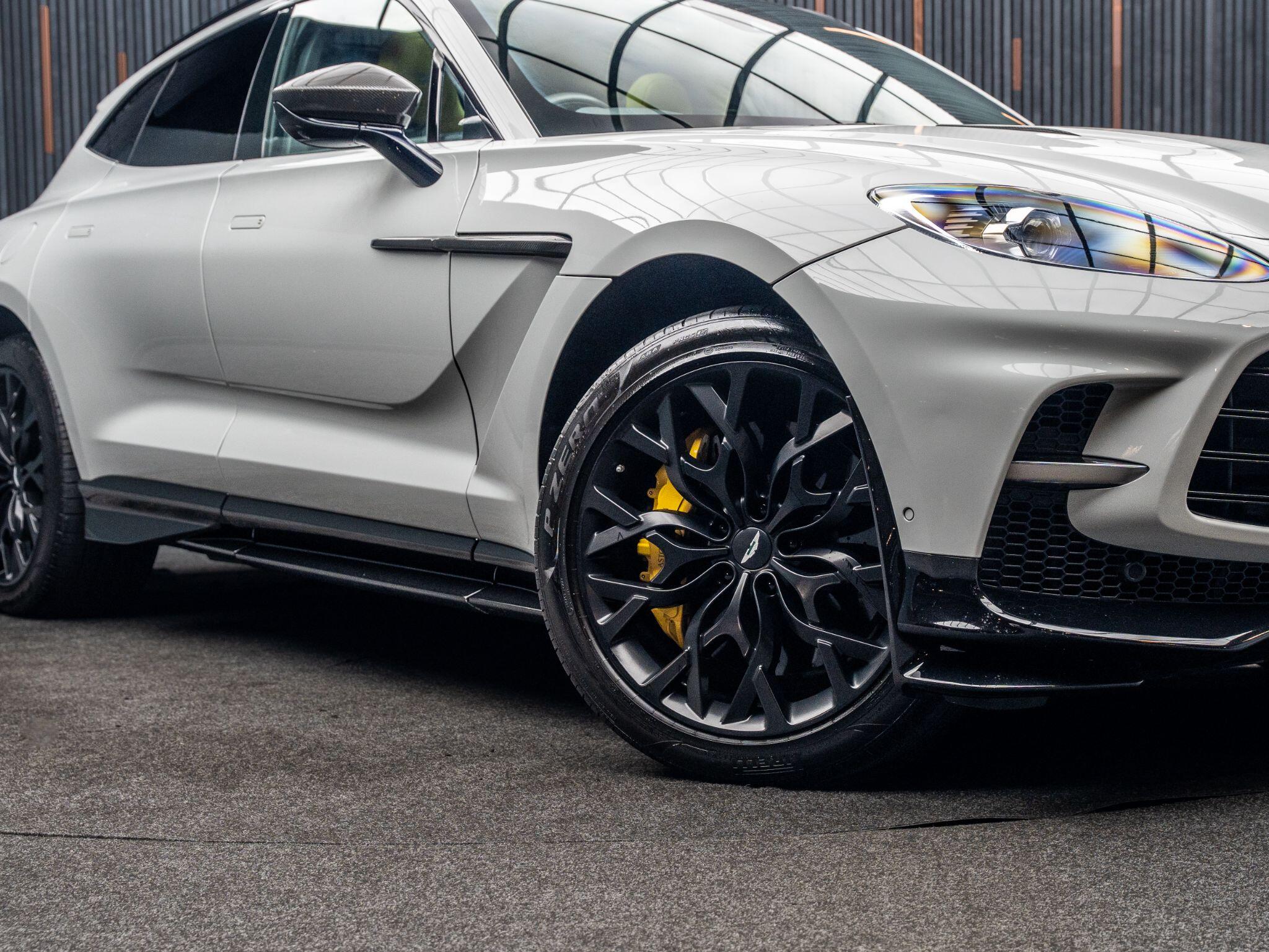 Aston Martin DBX view 7