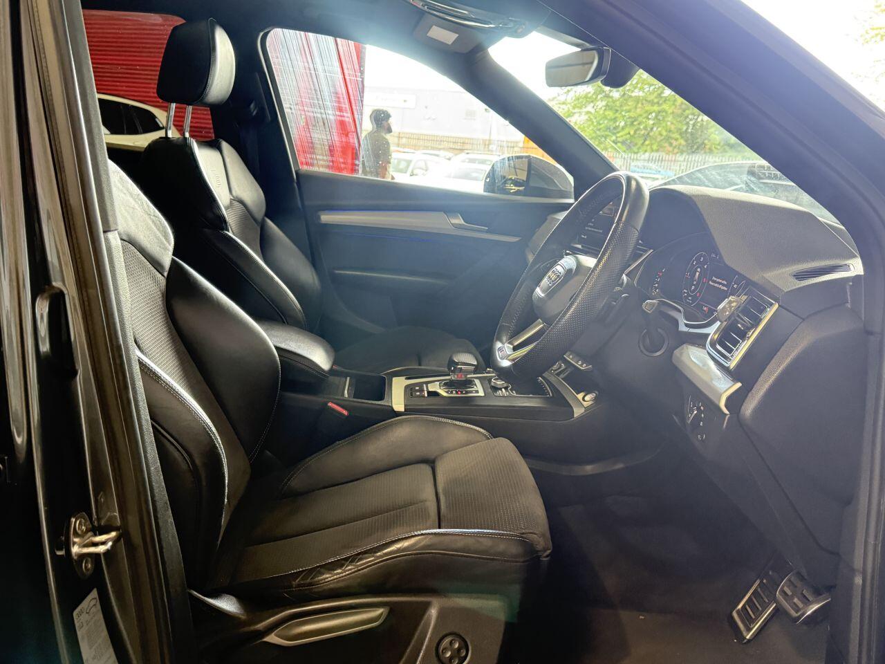 Audi Q5 view 26