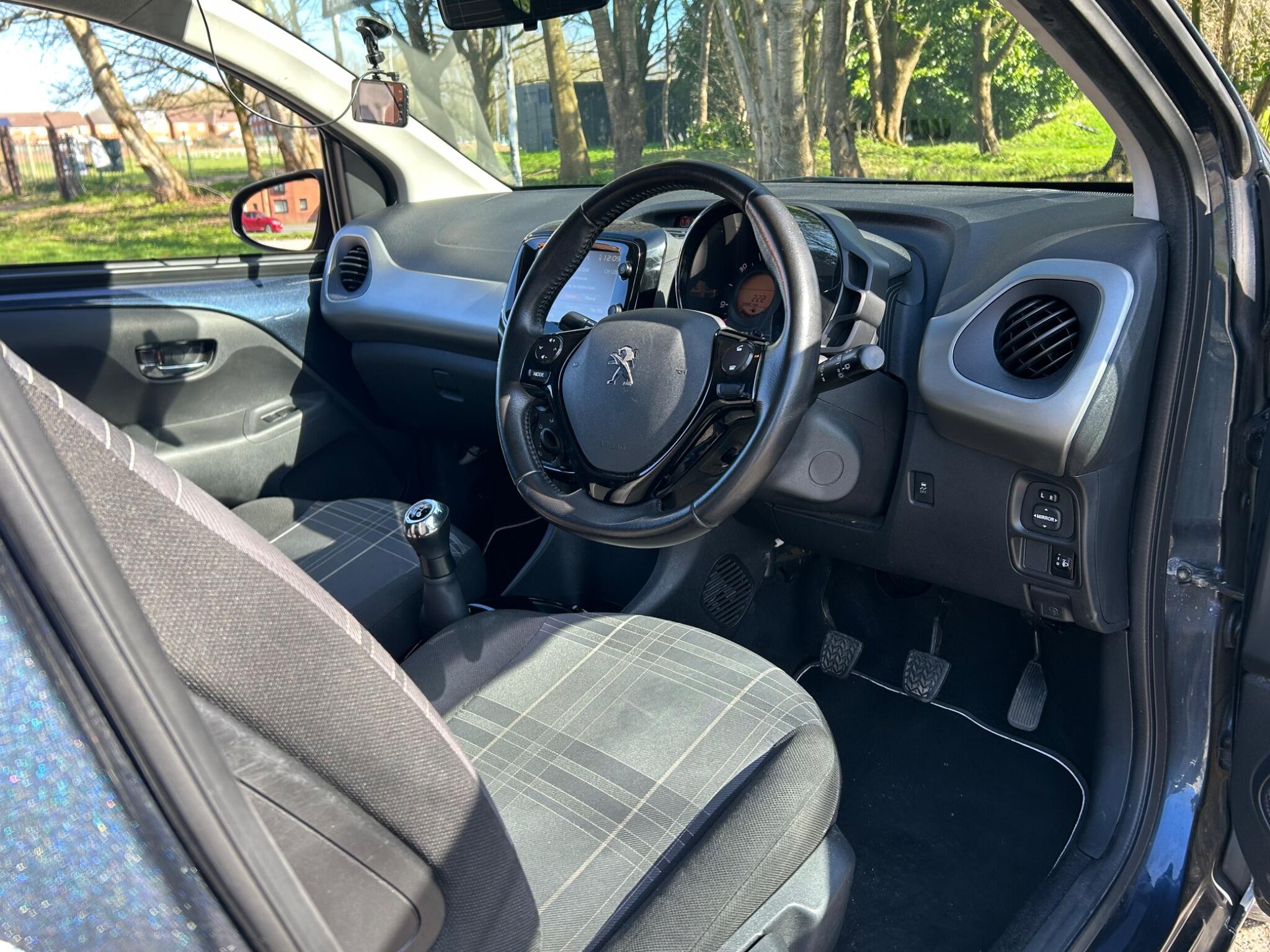 Peugeot 108 view 21
