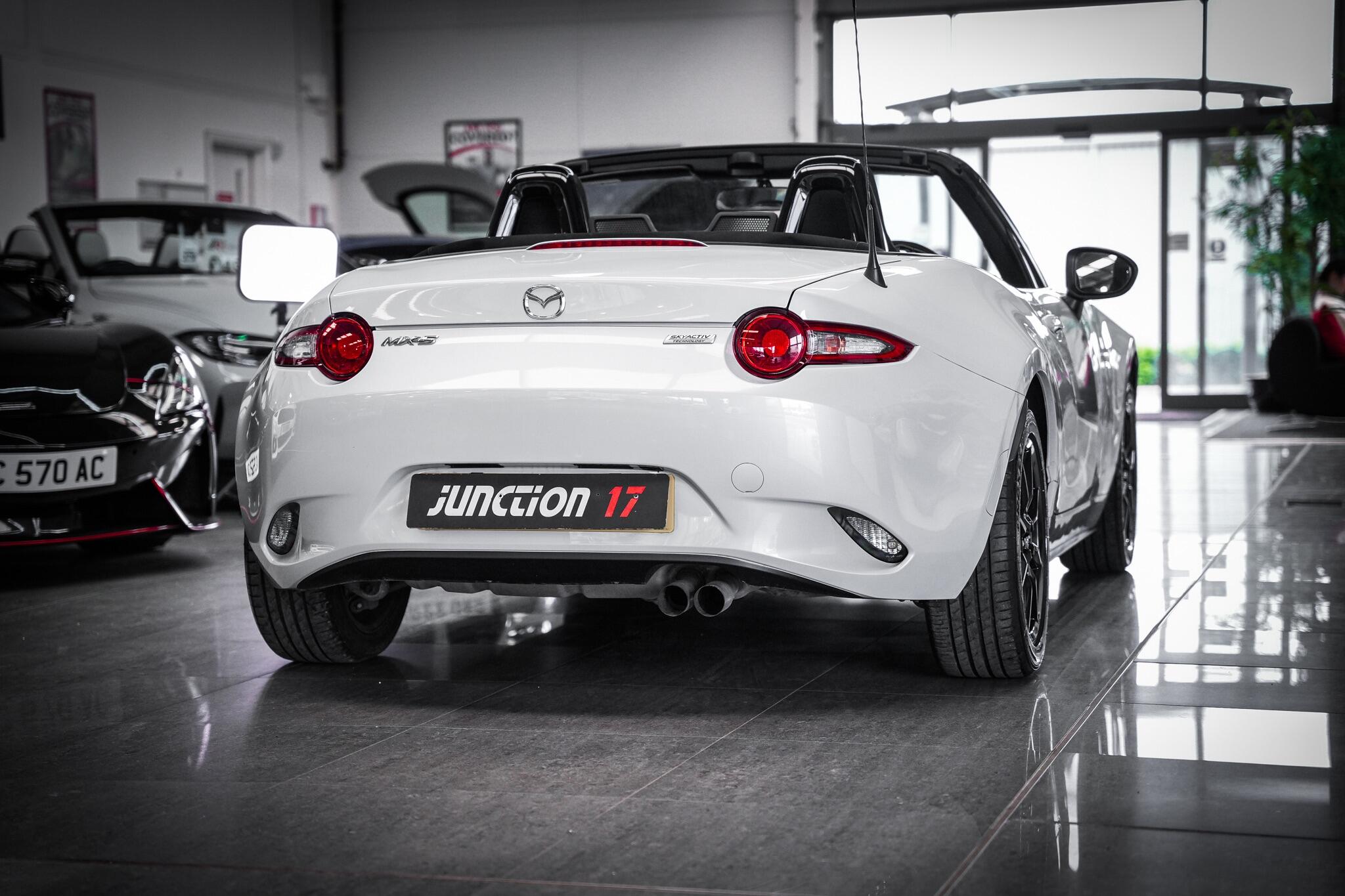 Mazda MX-5 view 16