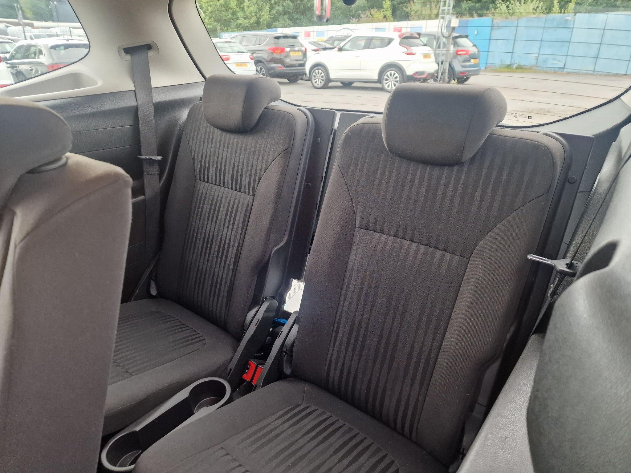 Vauxhall Zafira Tourer view 24