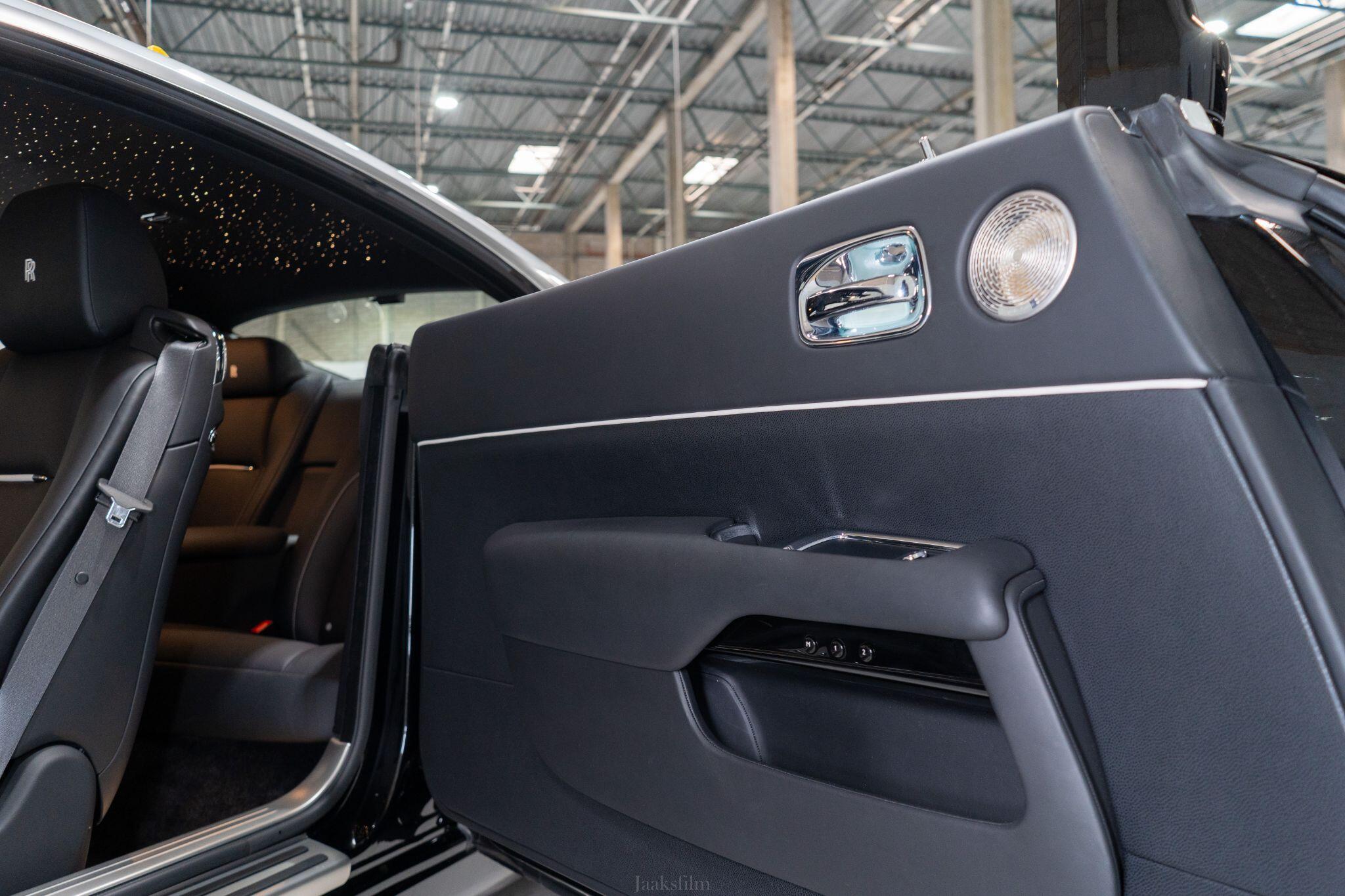 Rolls-Royce Wraith view 38