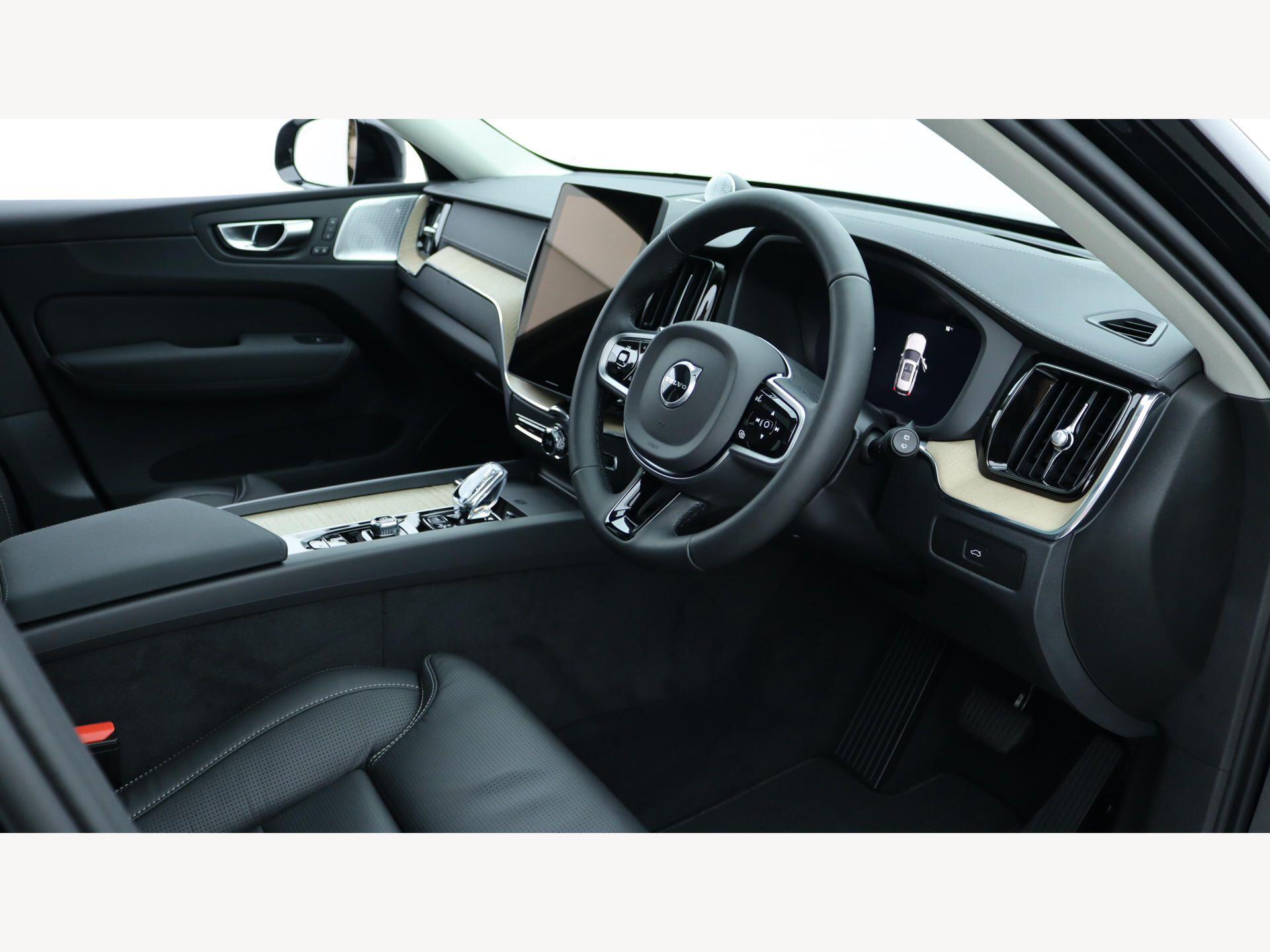 Volvo XC60 view 5