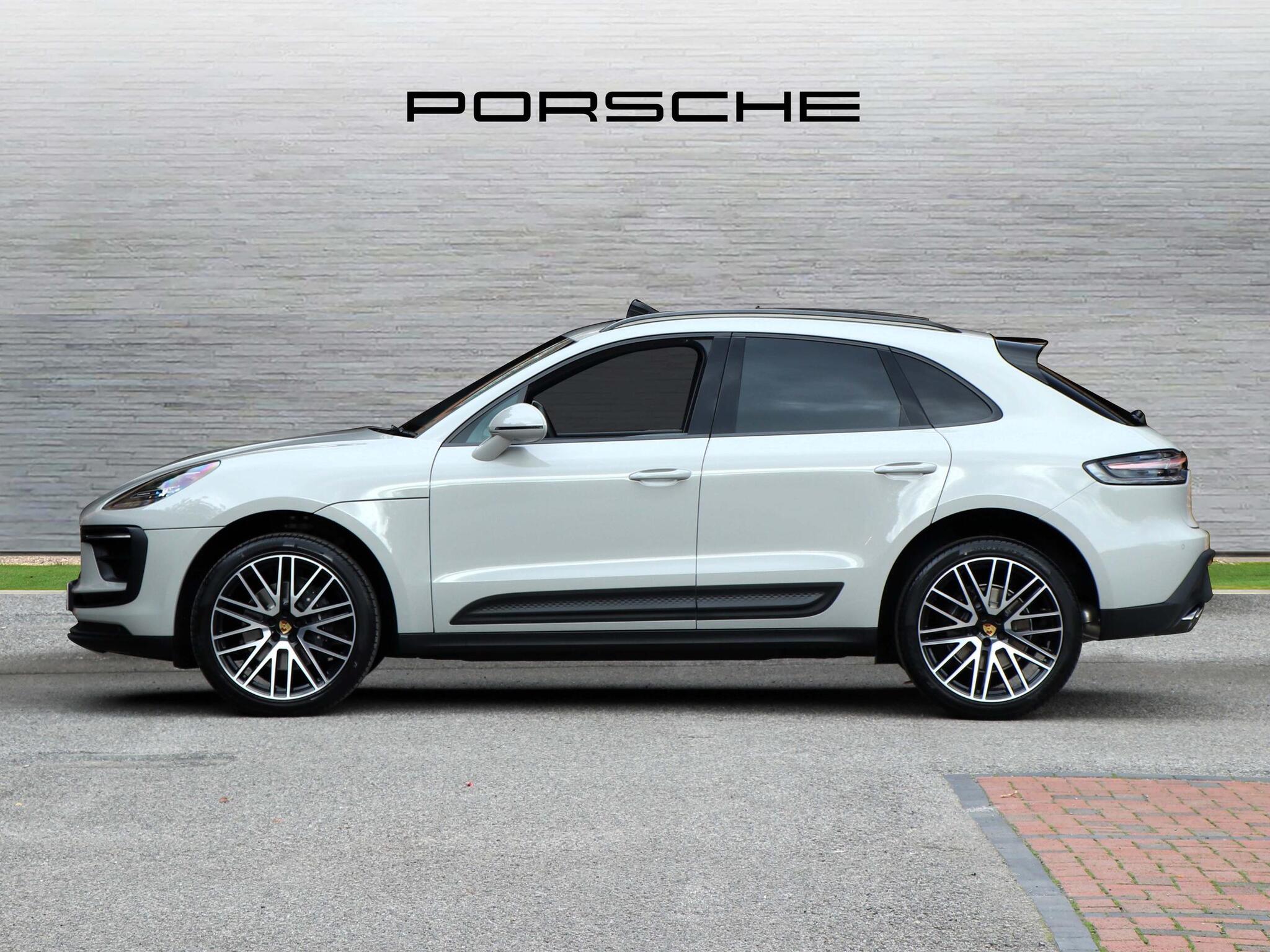 Porsche Macan view 6