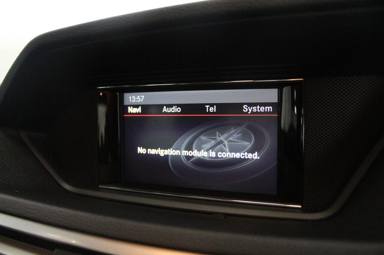 Mercedes-Benz E-Class view 35