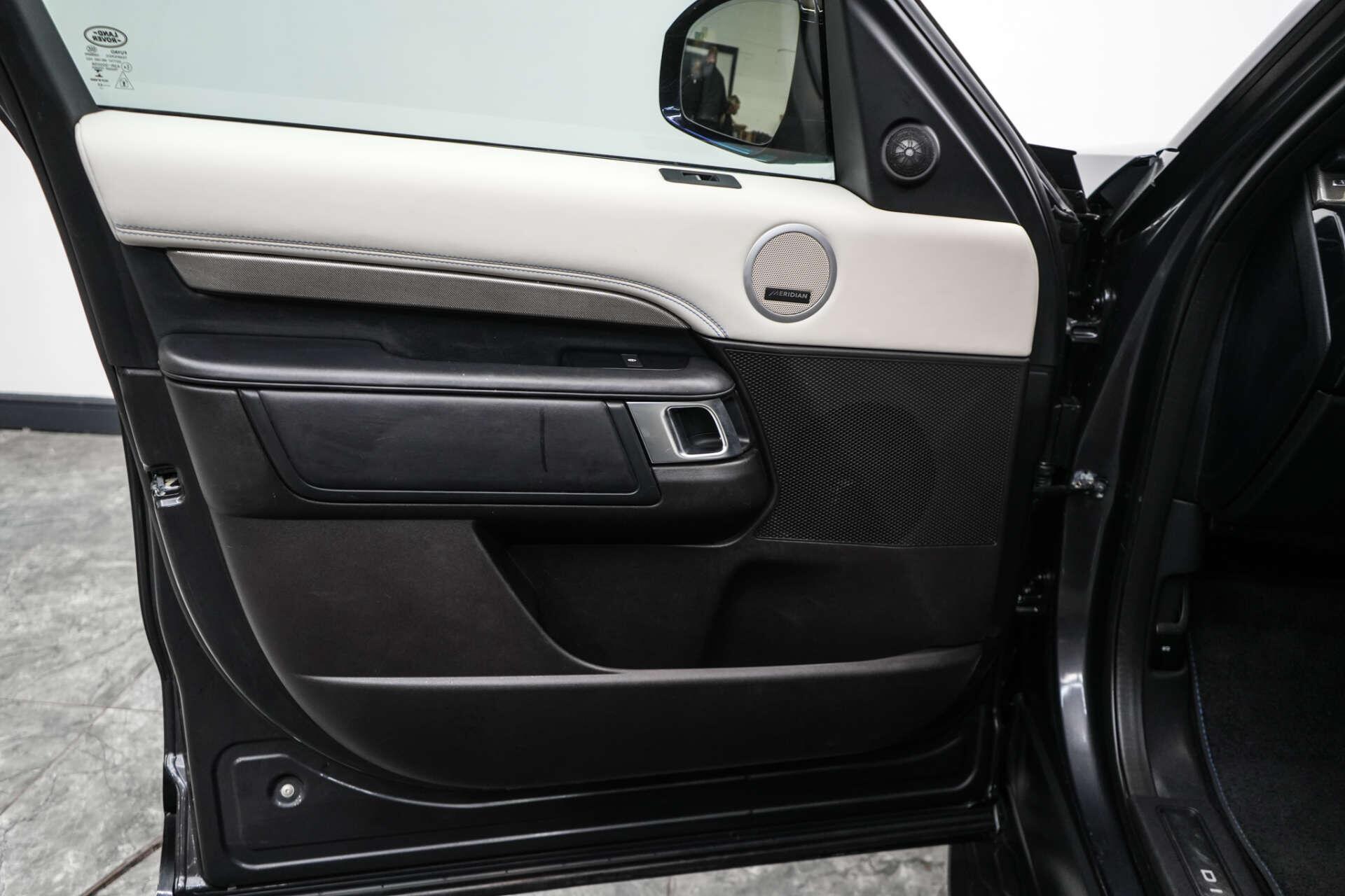 Land Rover Discovery 3 view 17
