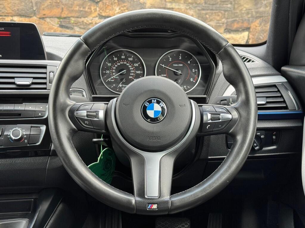 BMW 1 Series view 24