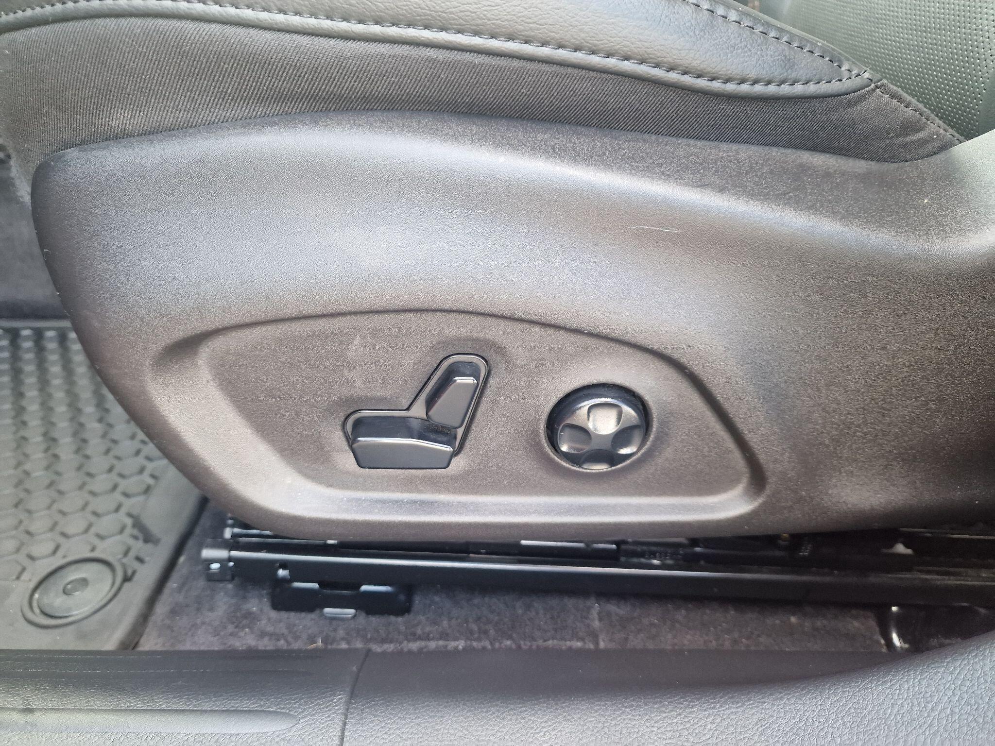 Jeep Compass view 29