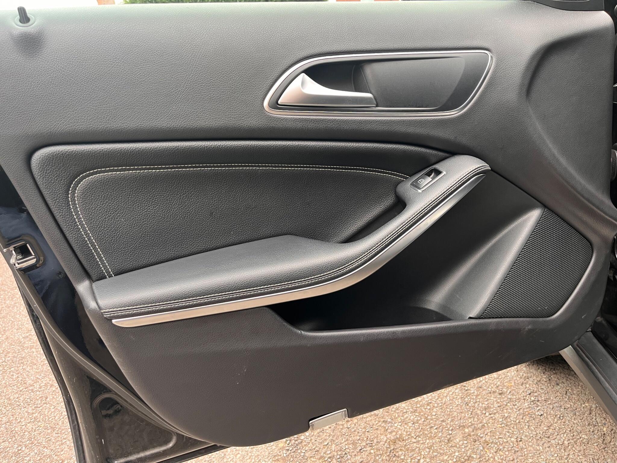 Mercedes-Benz Gla view 38