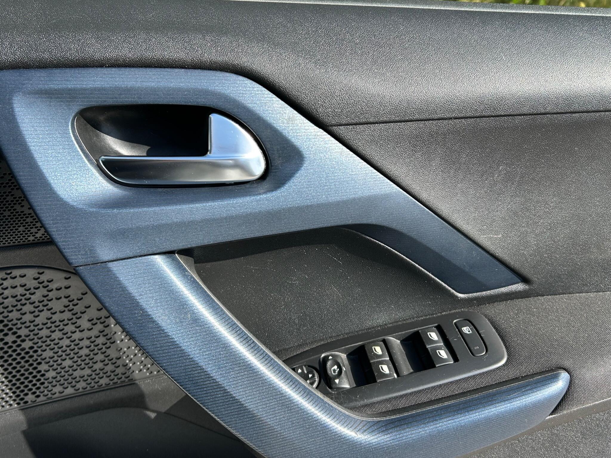 Peugeot 2008 view 33
