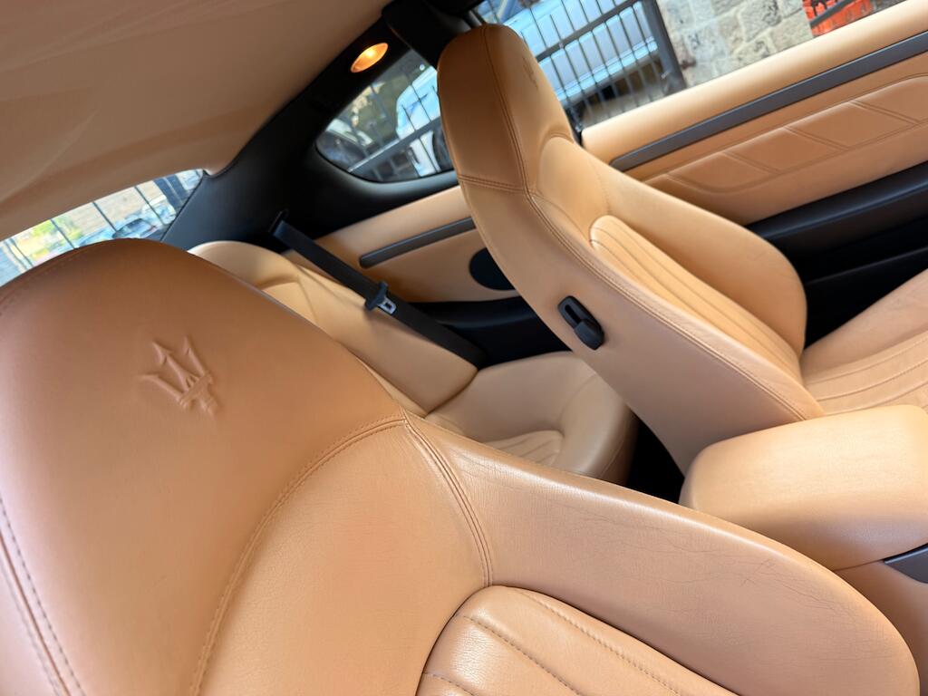 Maserati Coupe view 37