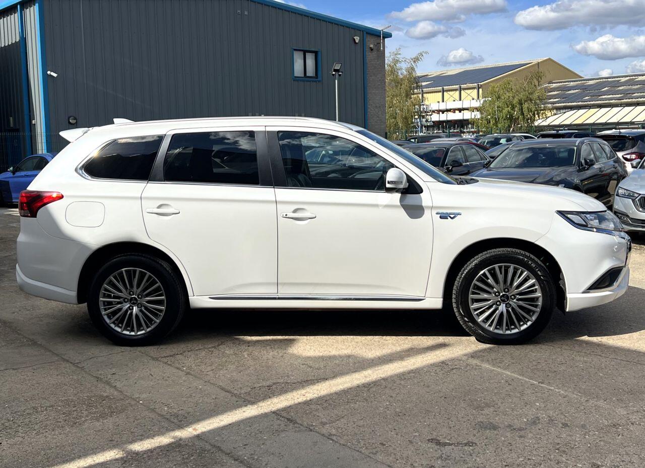 Mitsubishi Outlander view 7
