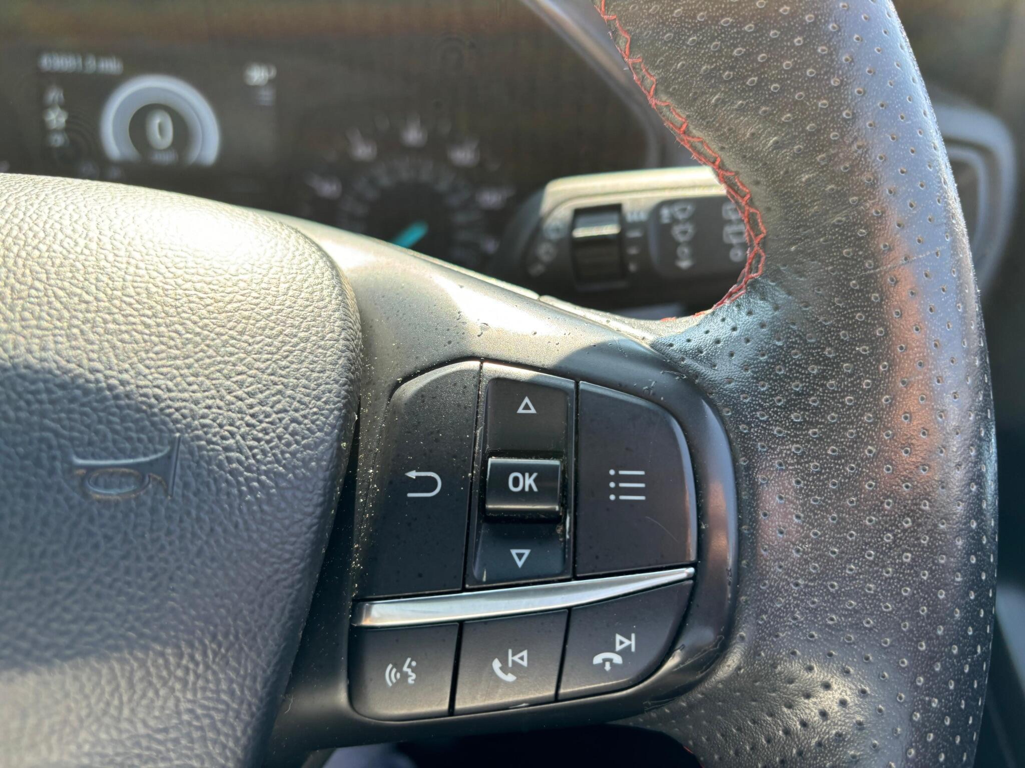 Ford Focus view 12