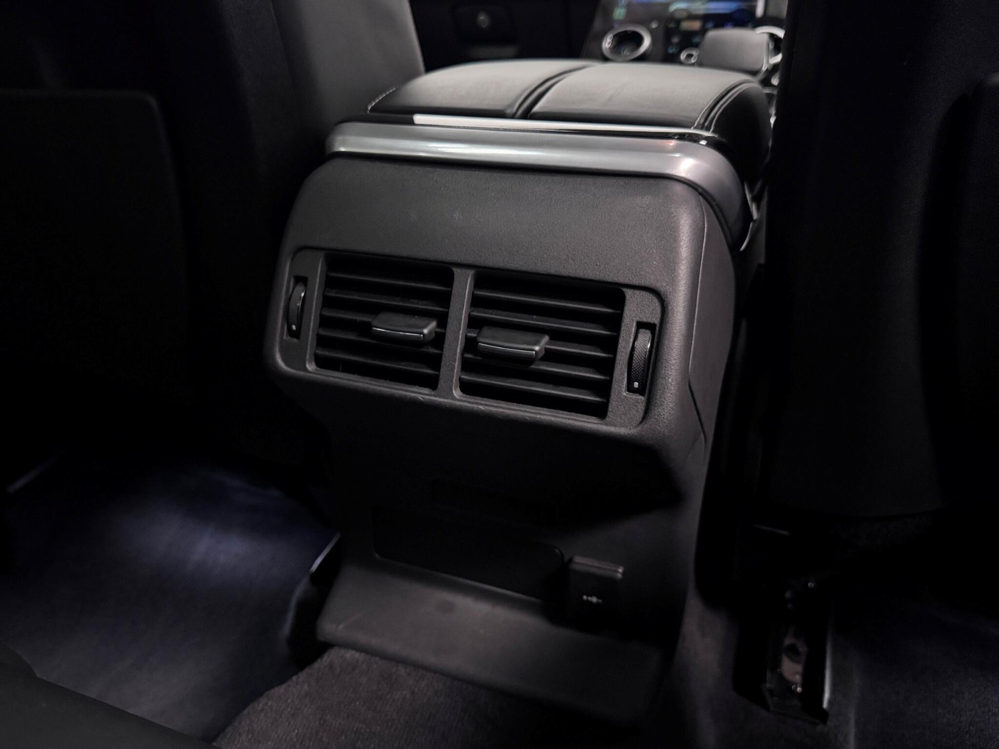 Land Rover Range Rover Velar view 19