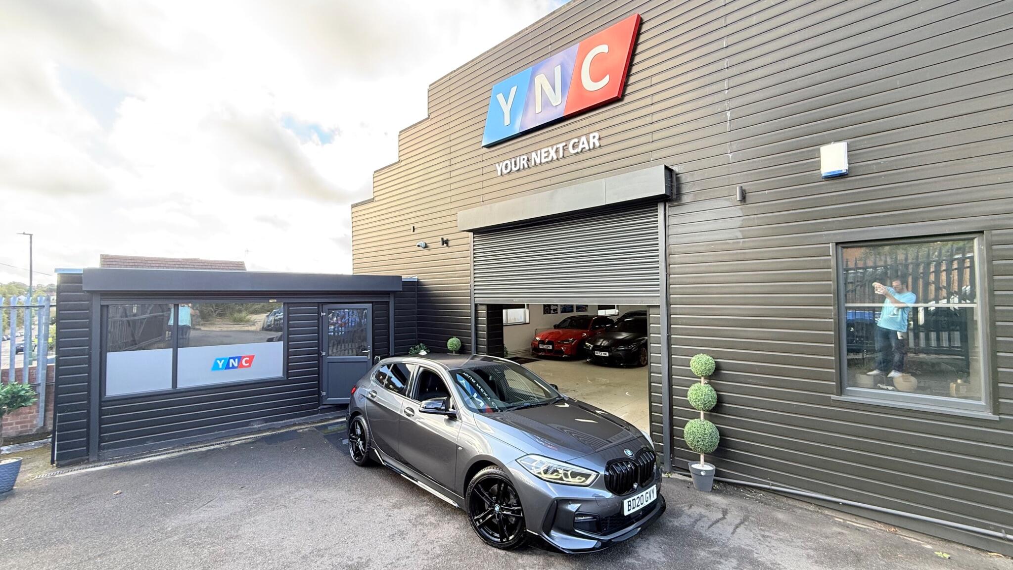 BMW 1 Series view 5