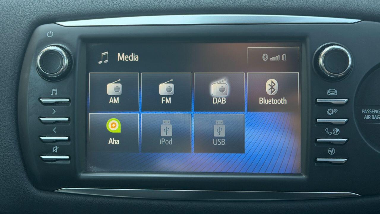 Toyota Yaris view 25