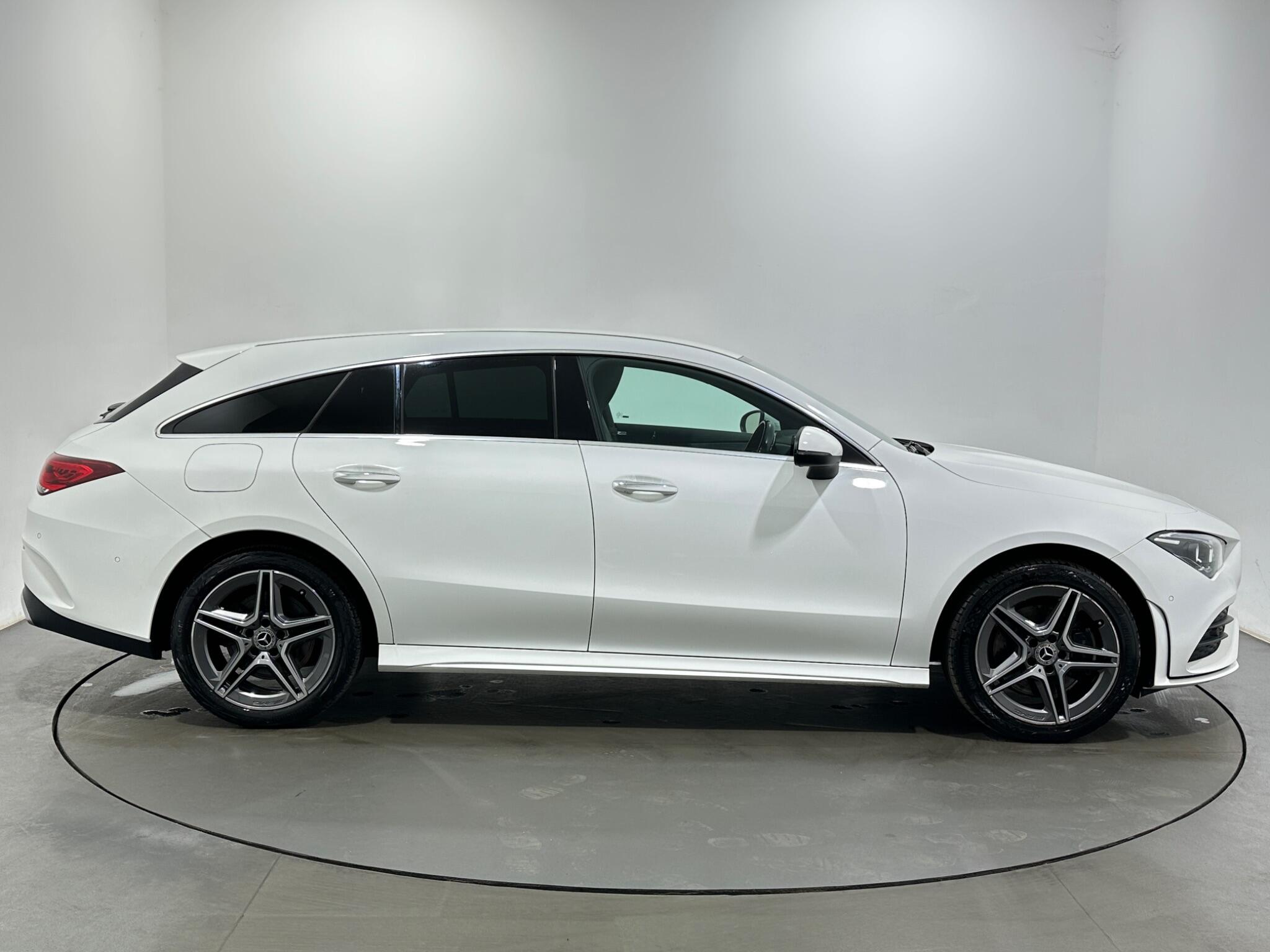 Mercedes-Benz Cla view 9