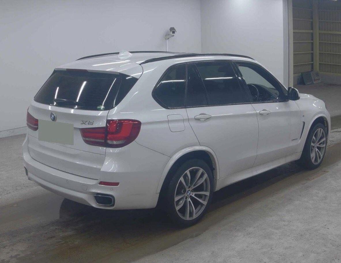 BMW X5 view 4