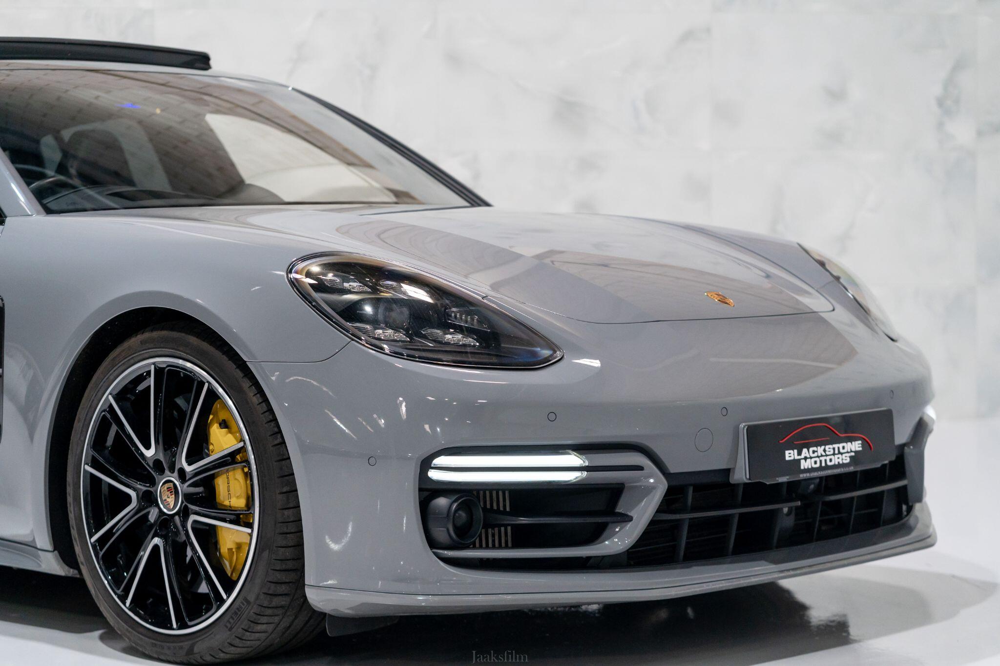 Porsche Panamera view 40