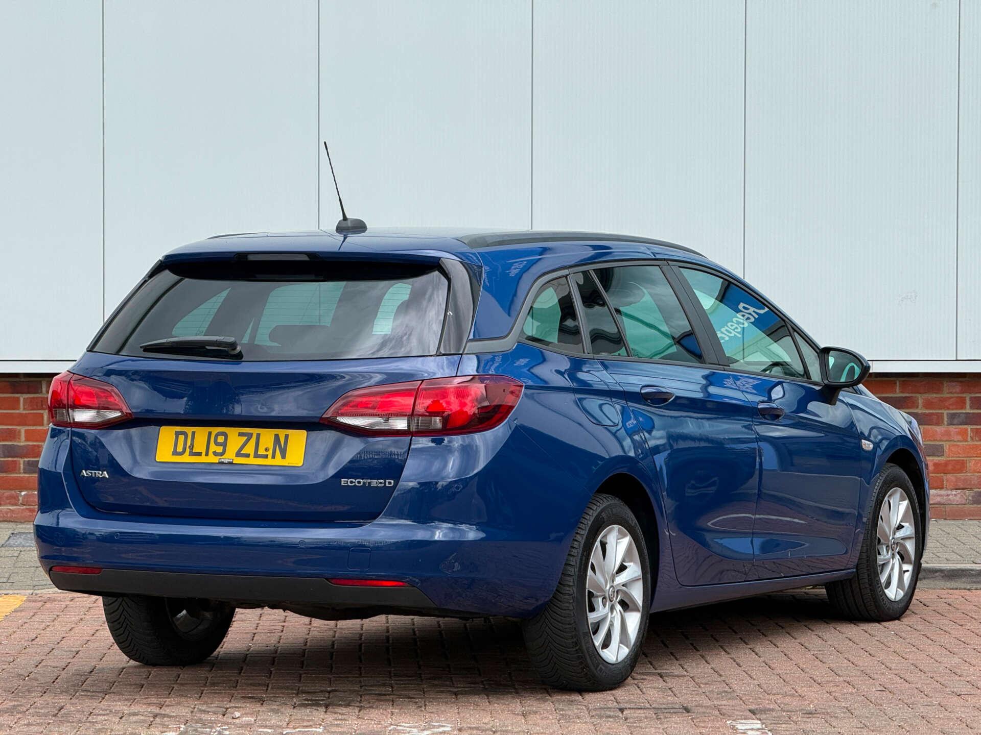 Vauxhall Astra view 8