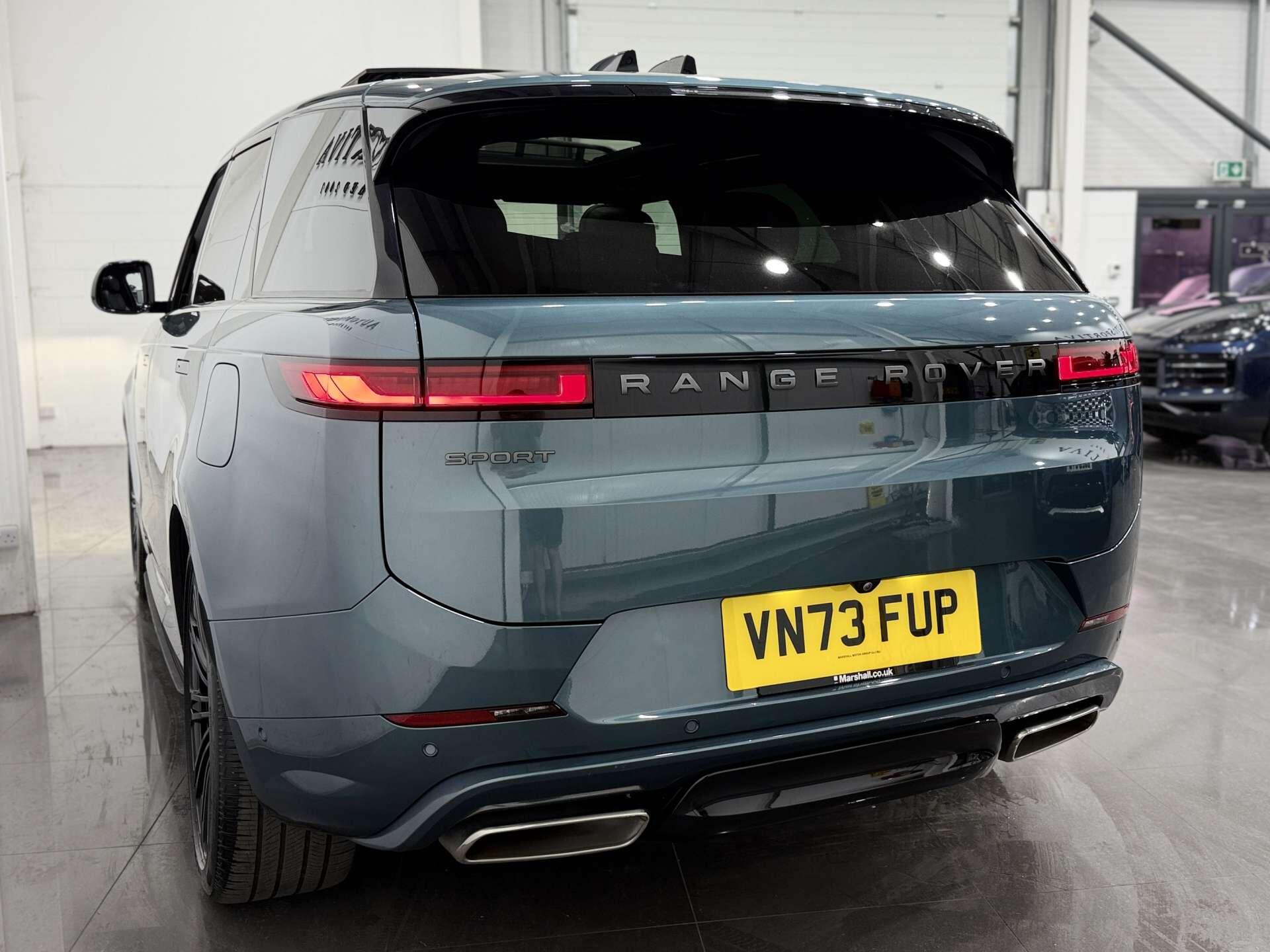 Land Rover Range Rover Sport view 8