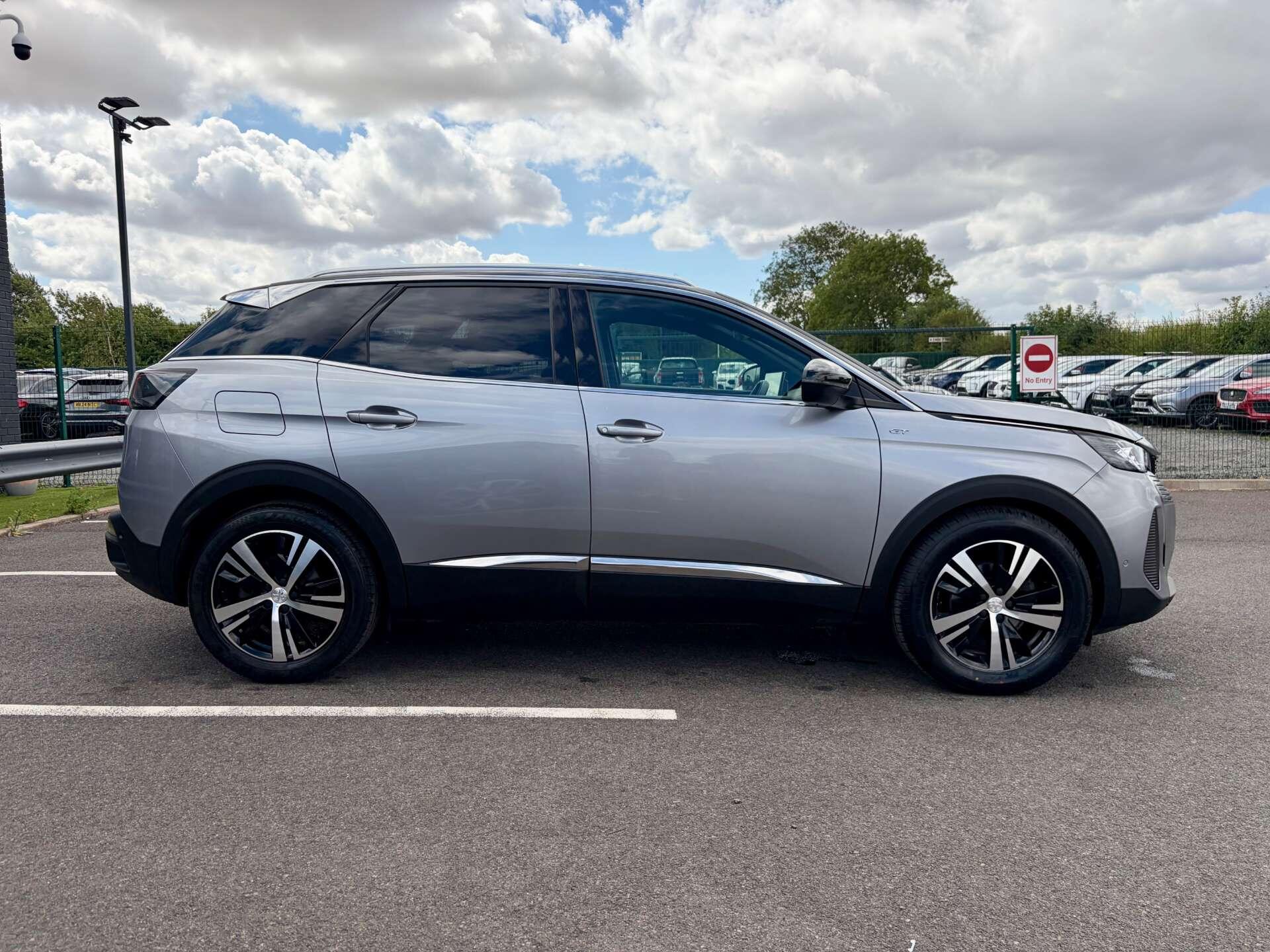 Peugeot 3008 view 9