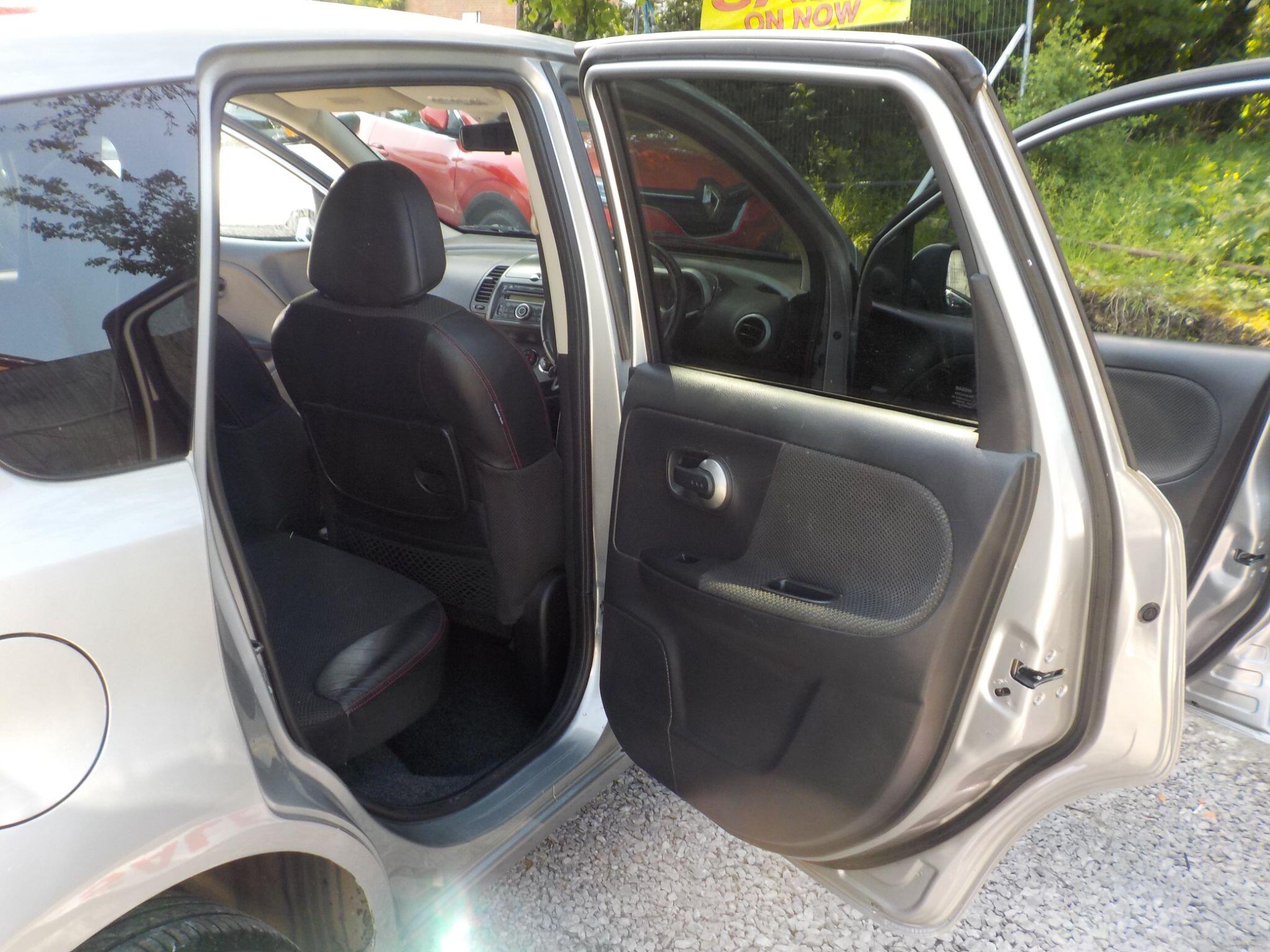 Nissan Note 1.6 16V Tekna Auto Euro 4 5dr