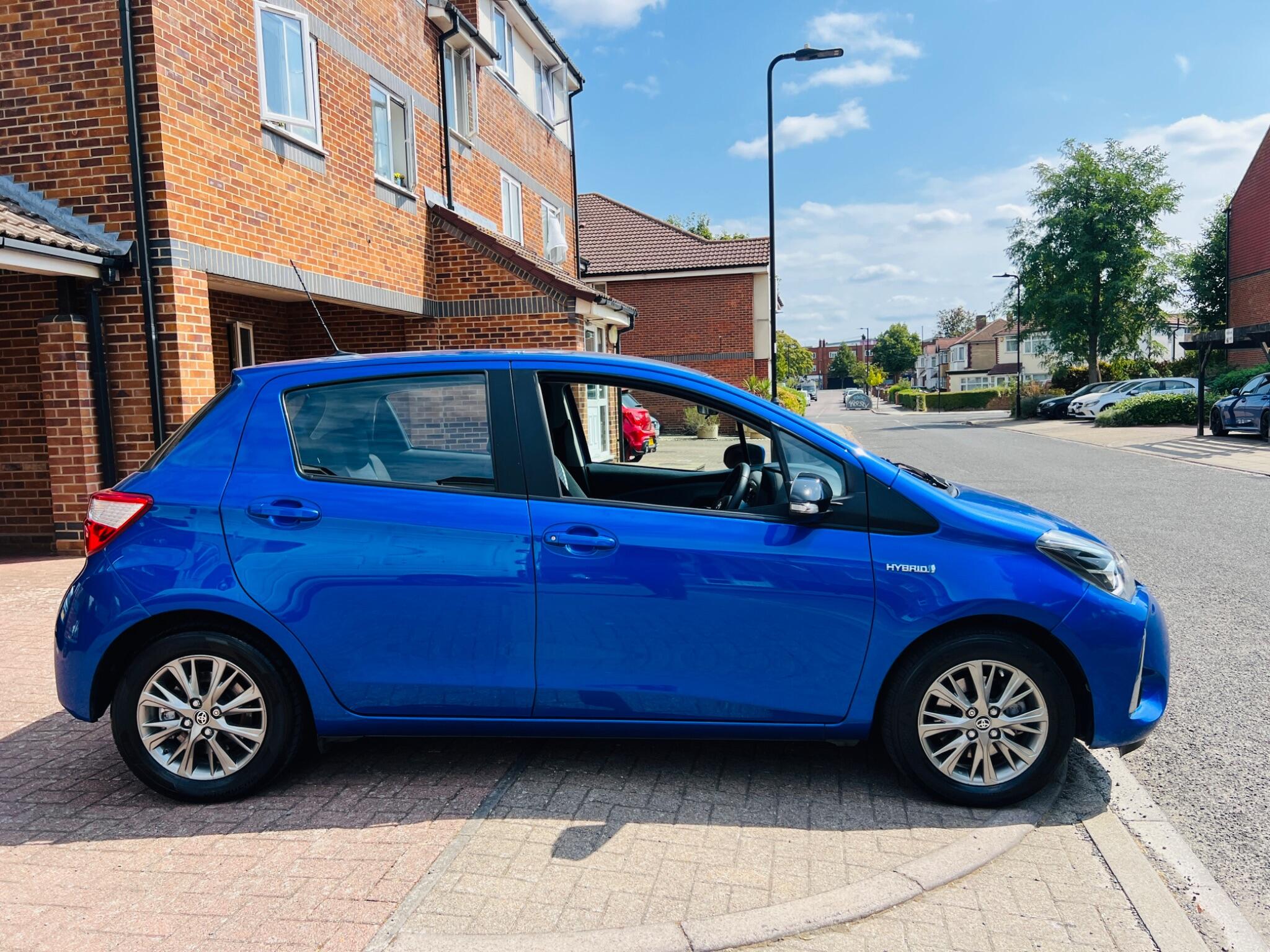 Toyota Yaris view 24