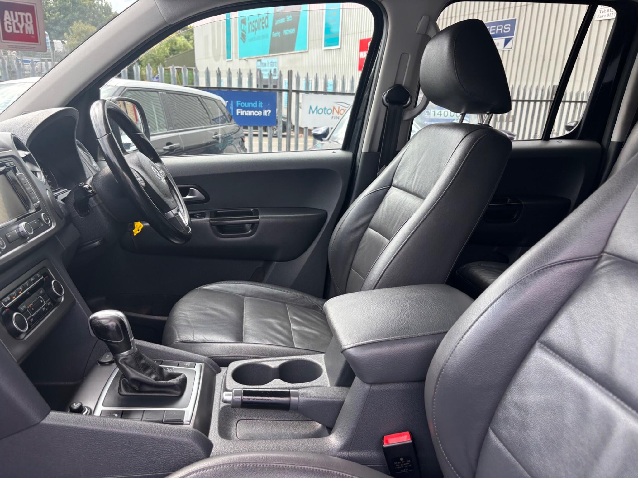 Volkswagen Amarok view 25