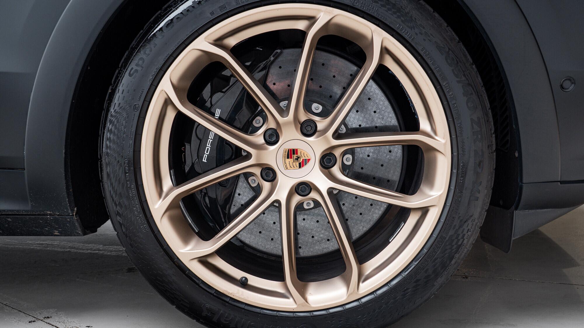 Porsche Cayenne view 12