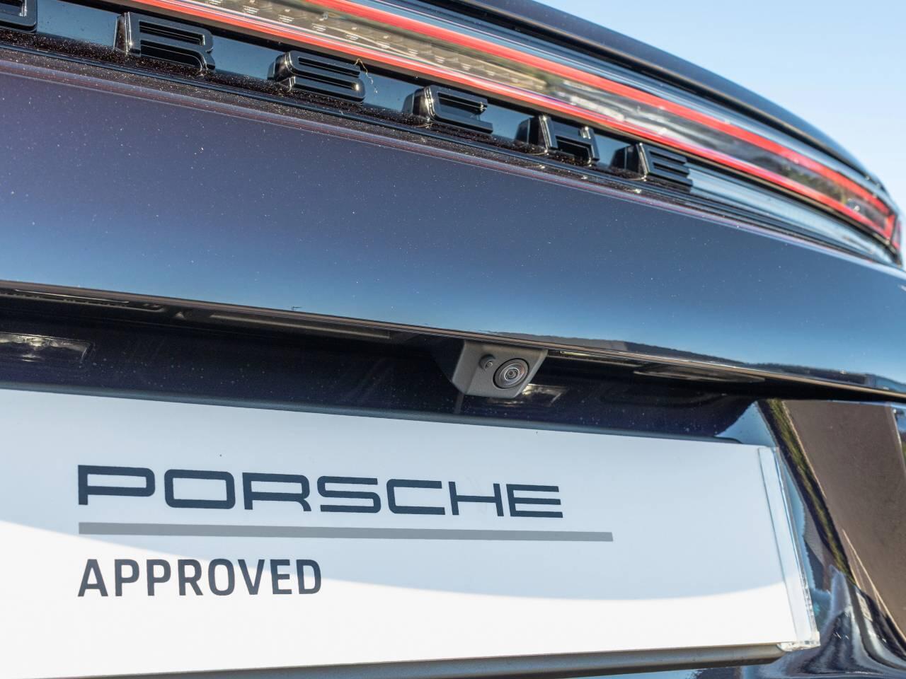 Porsche Panamera view 11