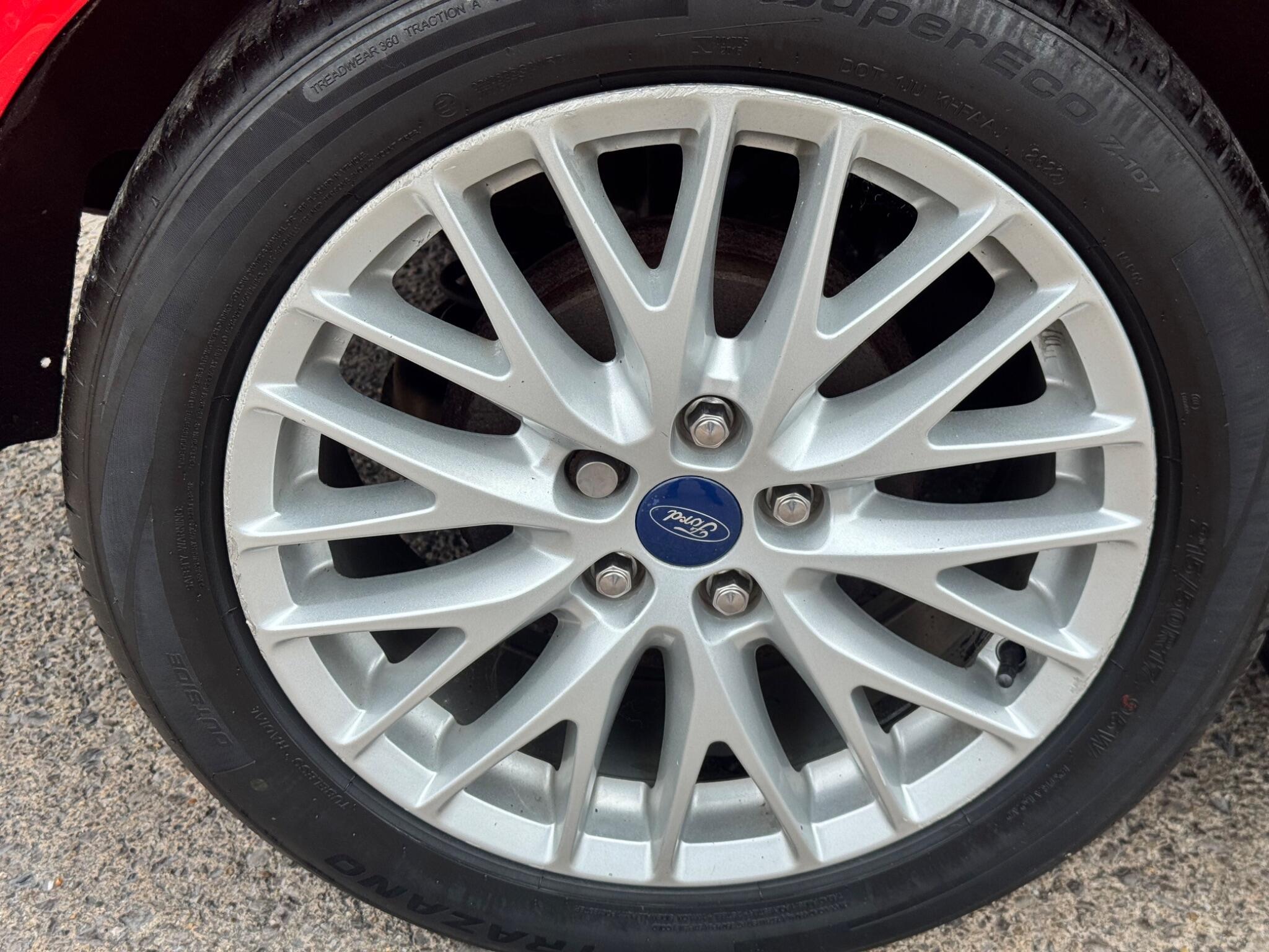 Ford Focus view 40