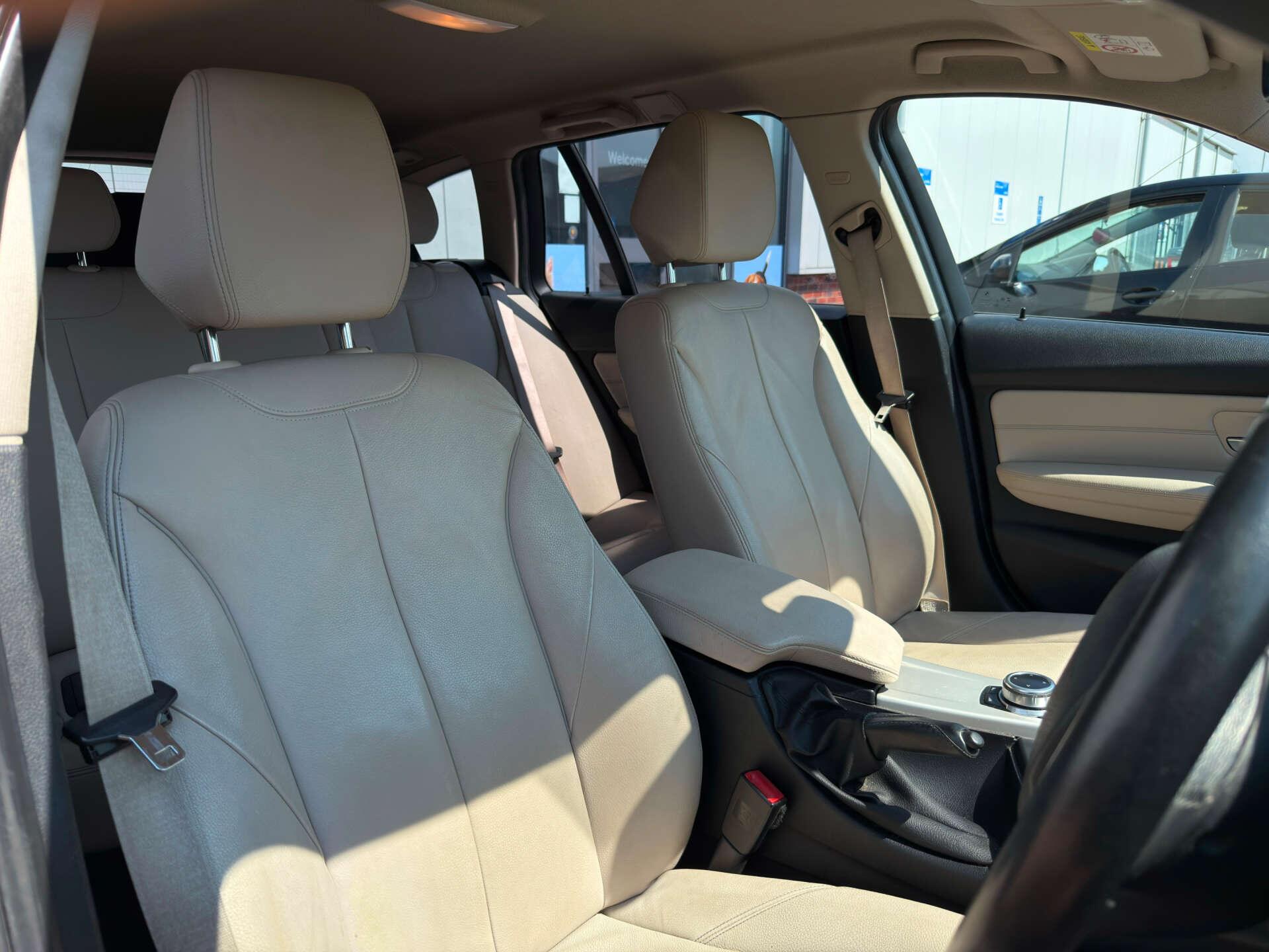 BMW 3 Series view 11