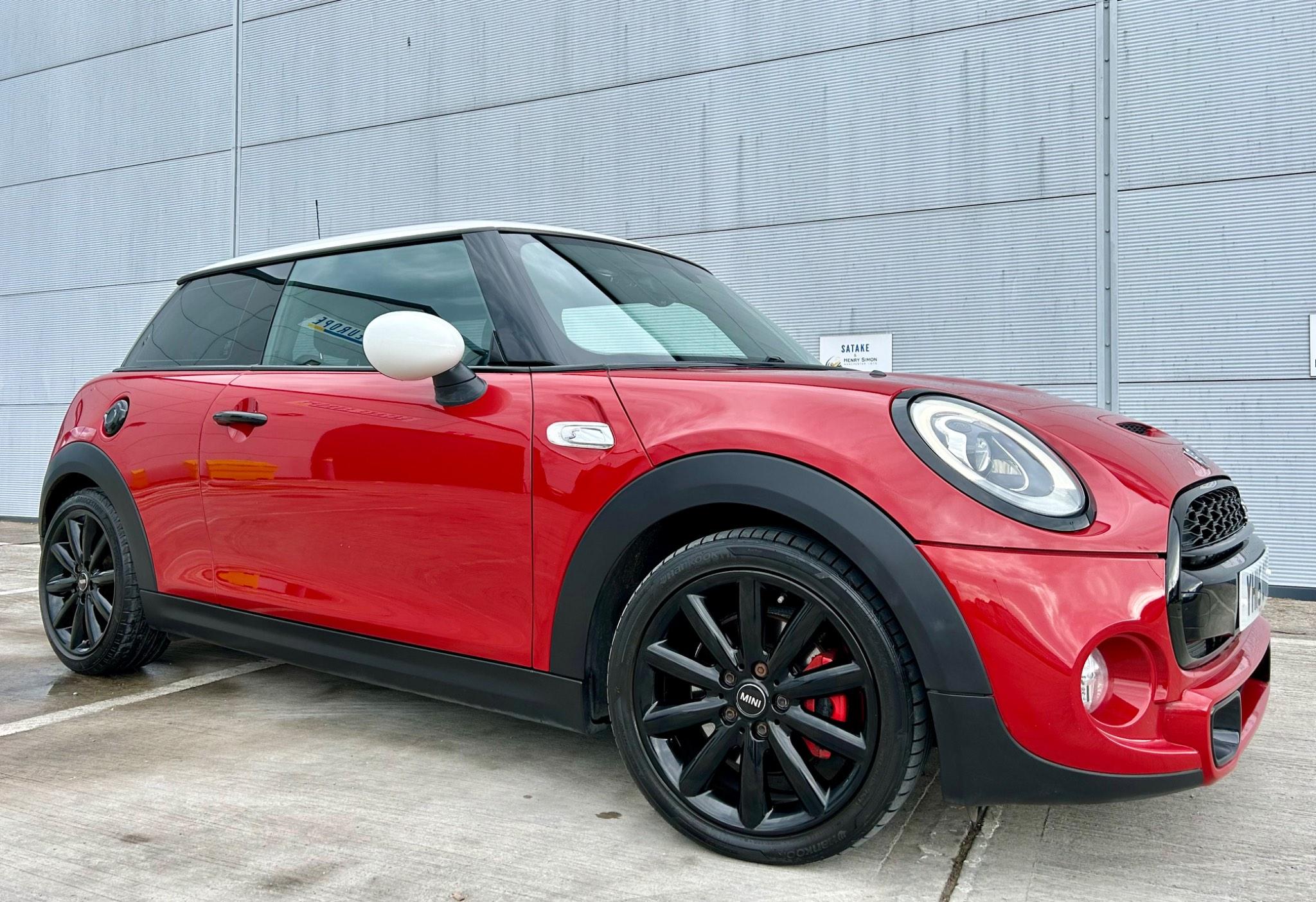 Mini Hatch view 5