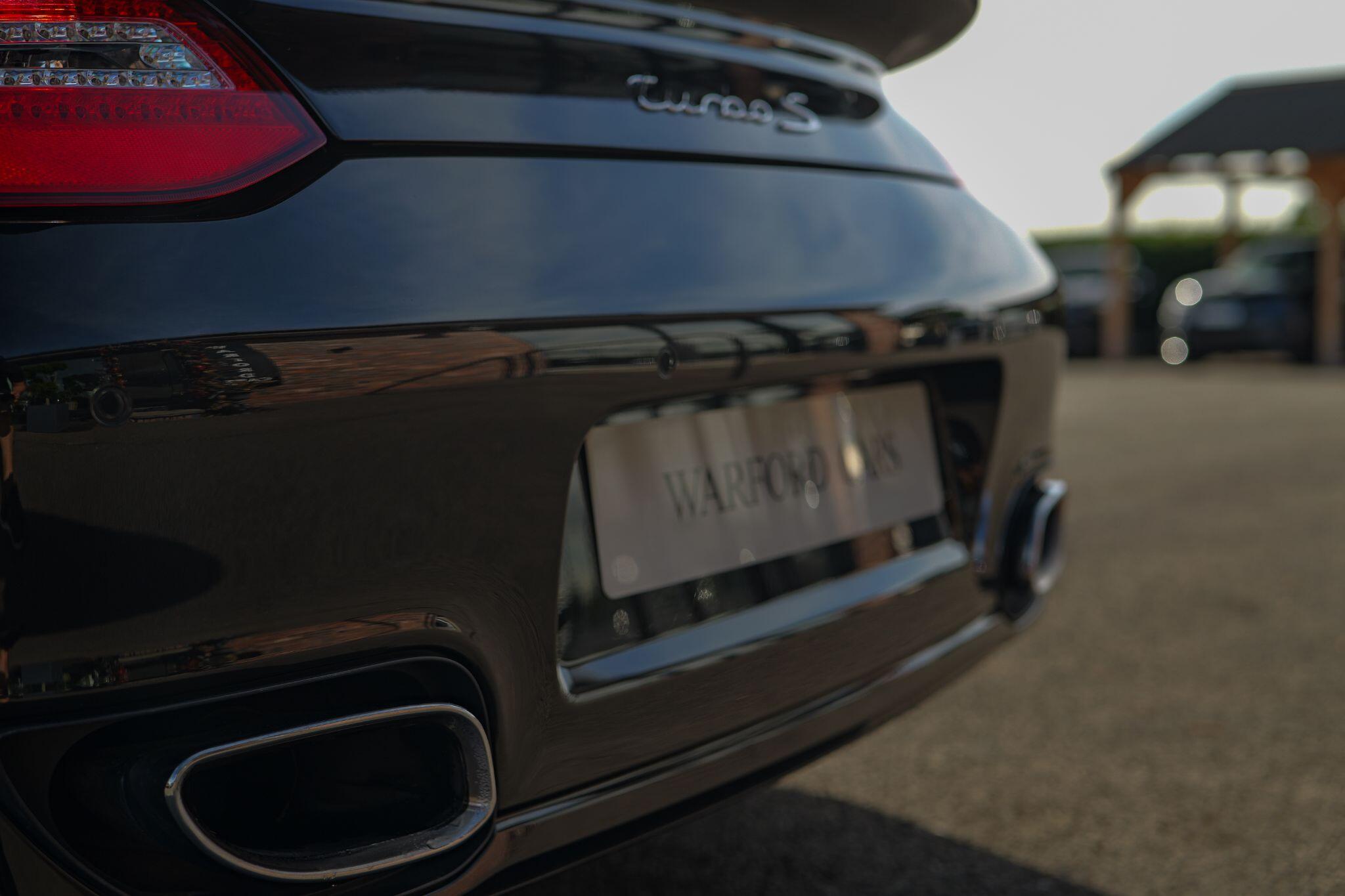 Porsche 911 view 15