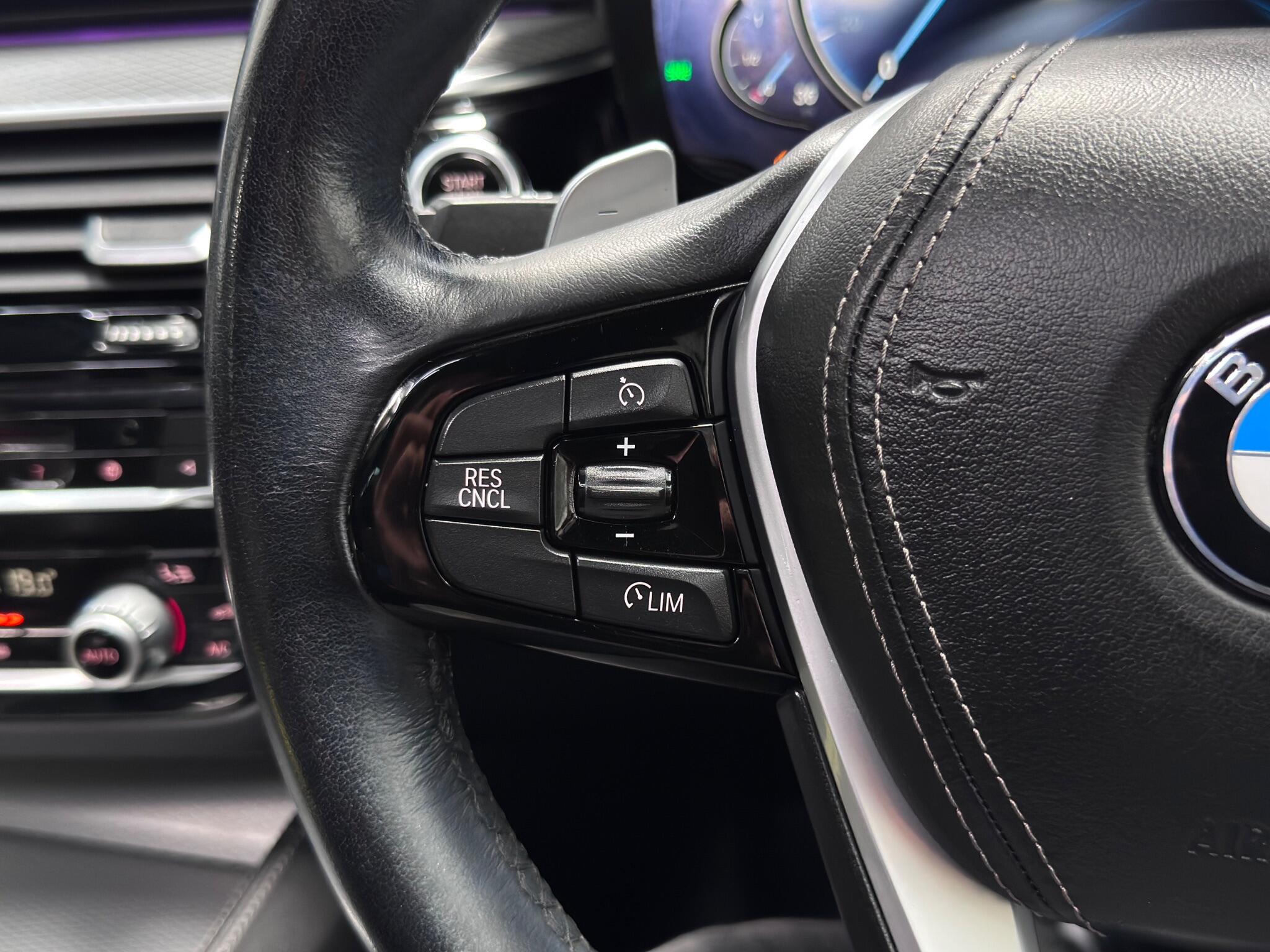 BMW 5 Series view 41