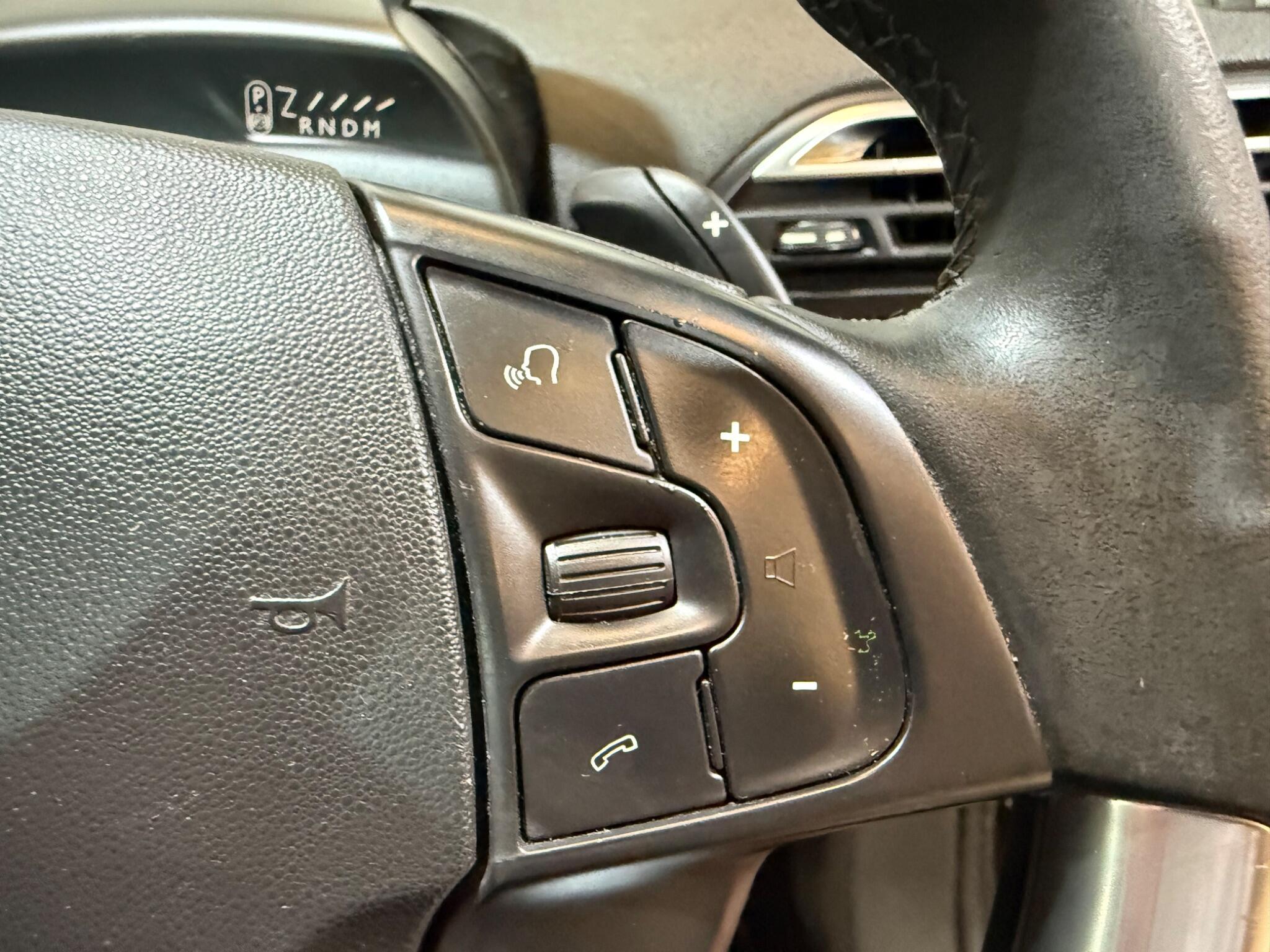 Citroen Grand C4 Picasso view 34