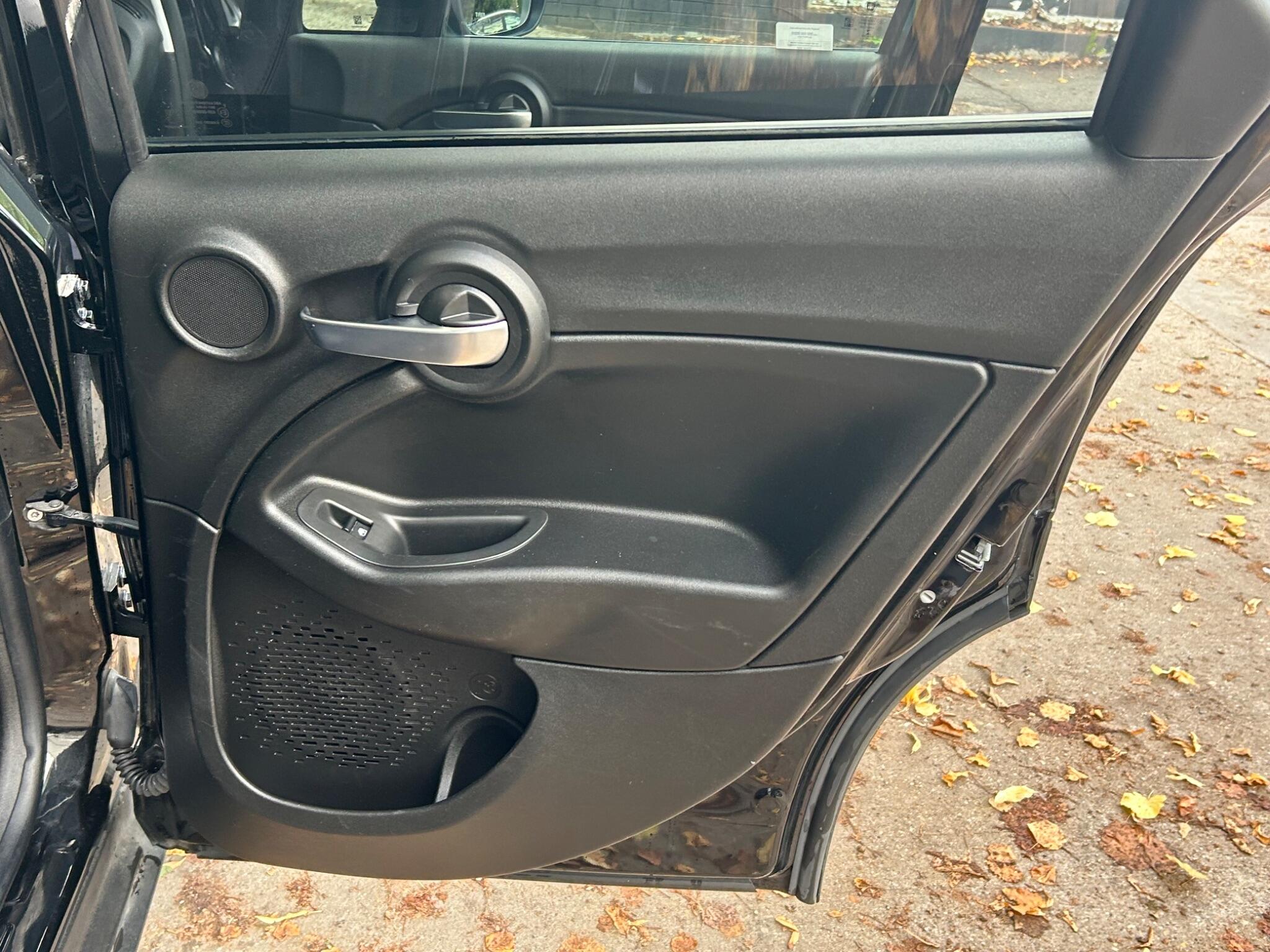 Fiat 500X view 37