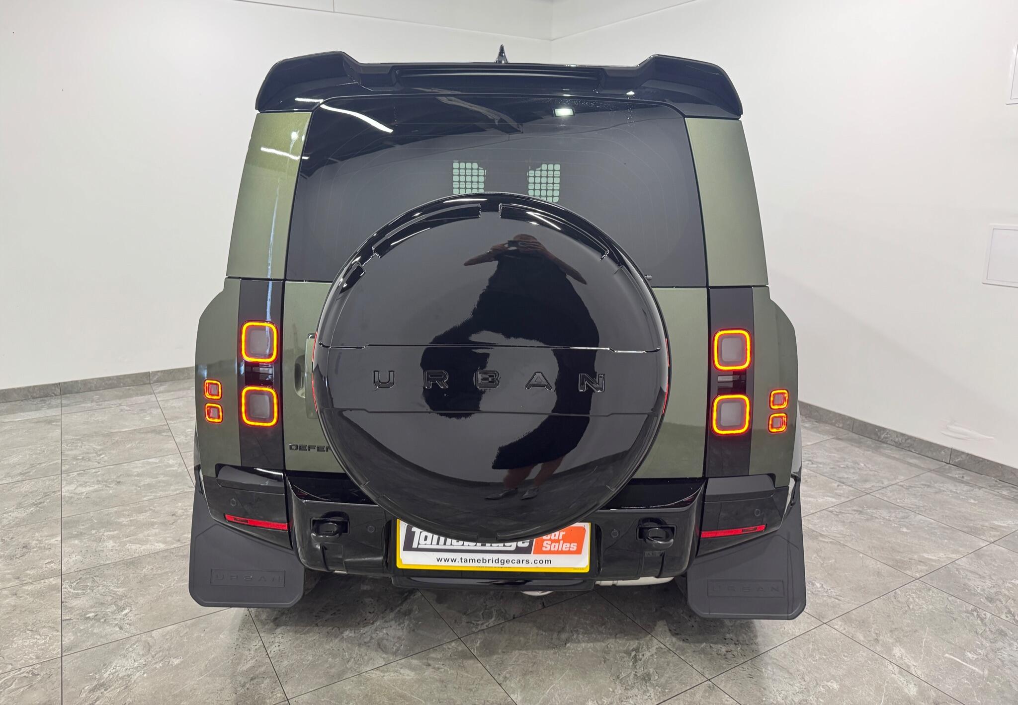 Land Rover Defender view 10