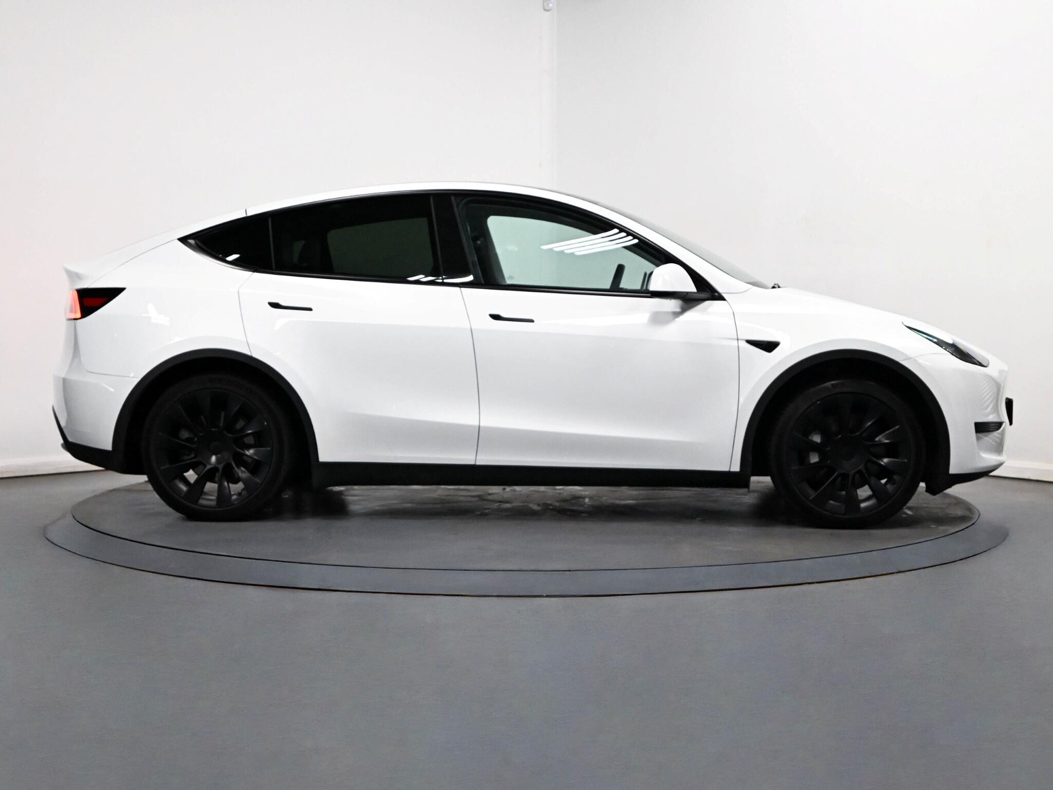 Tesla Model Y view 21