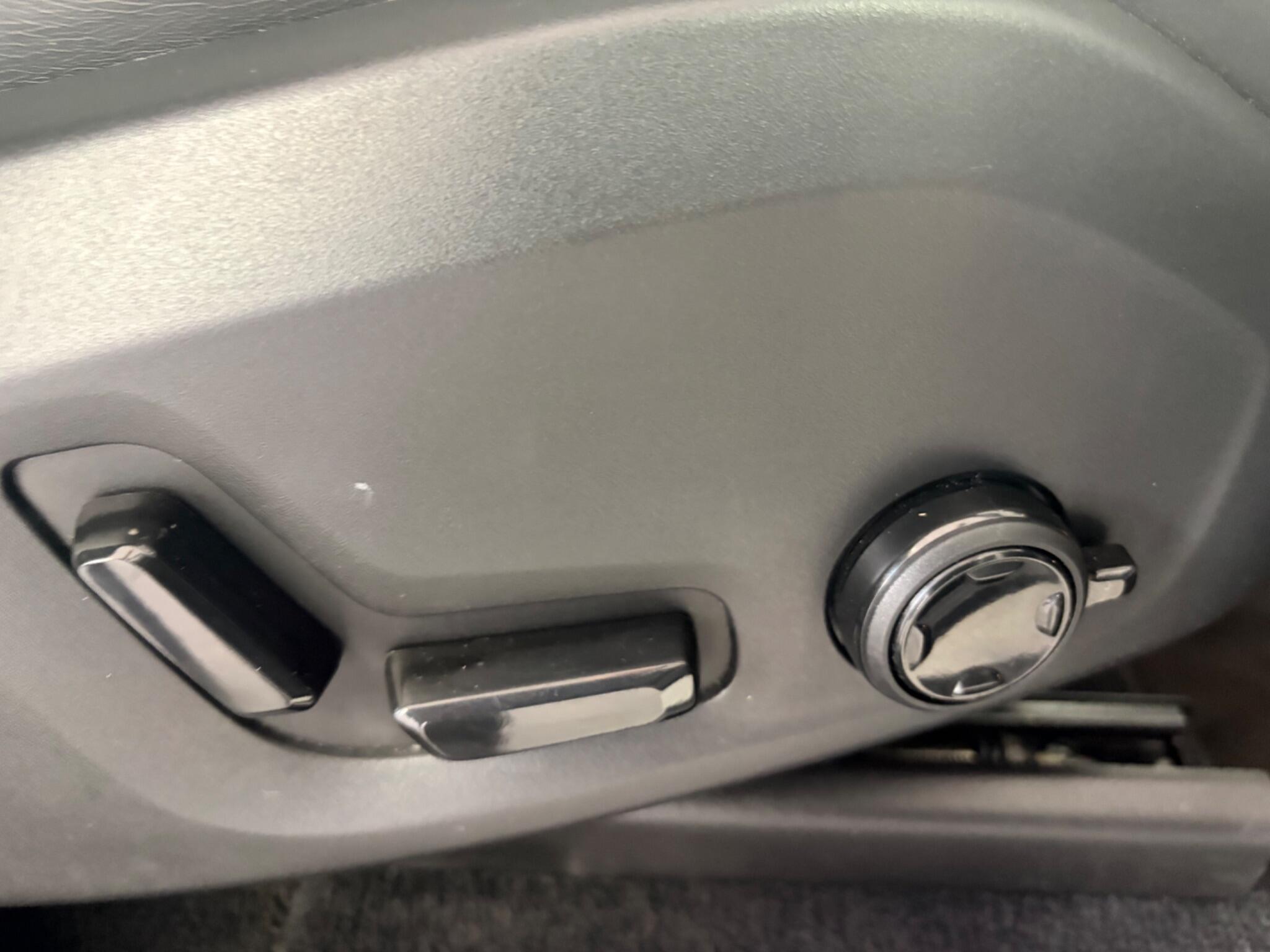 Volvo XC90 view 21